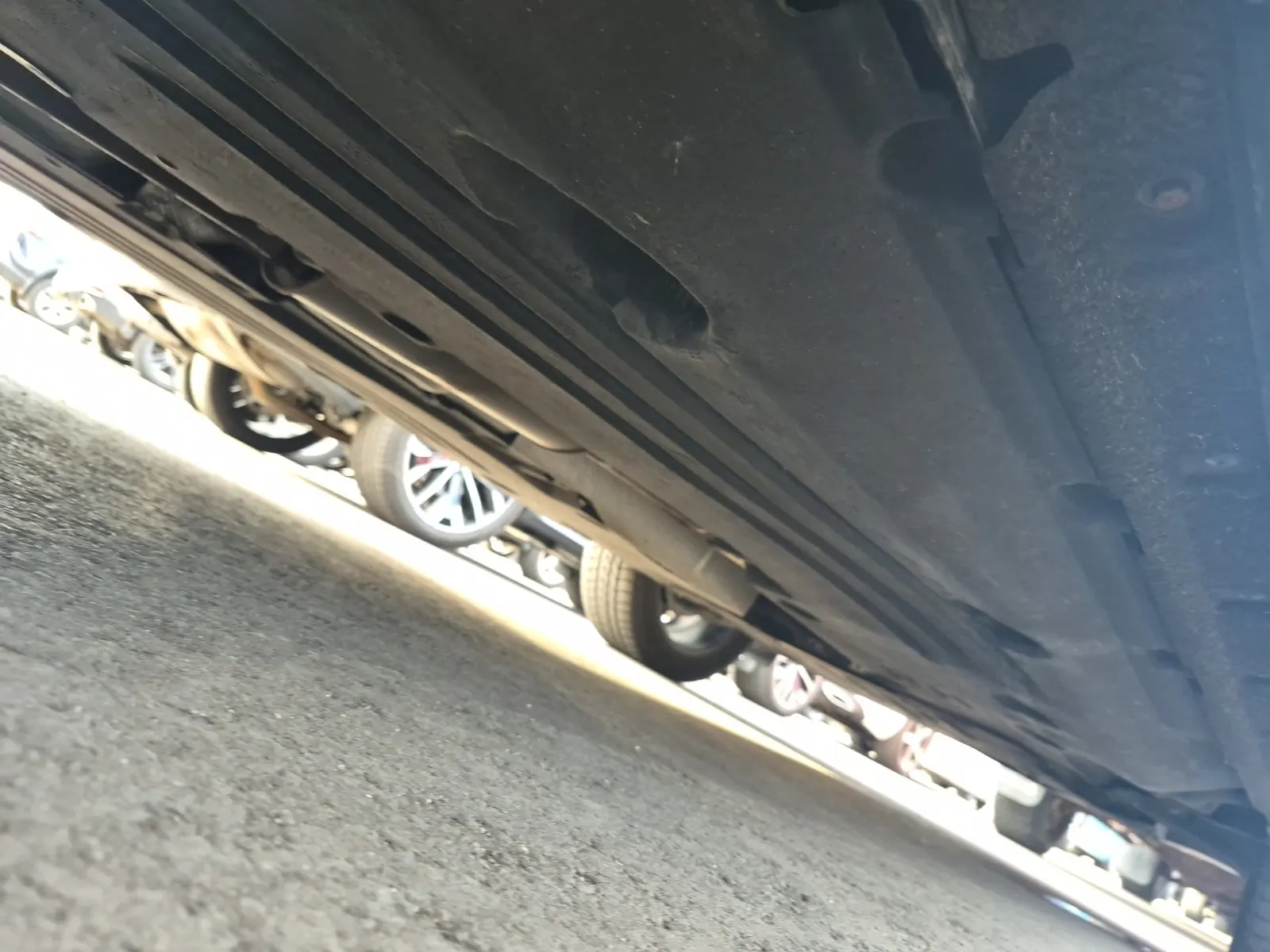 Undercarriage - Passenger Photo