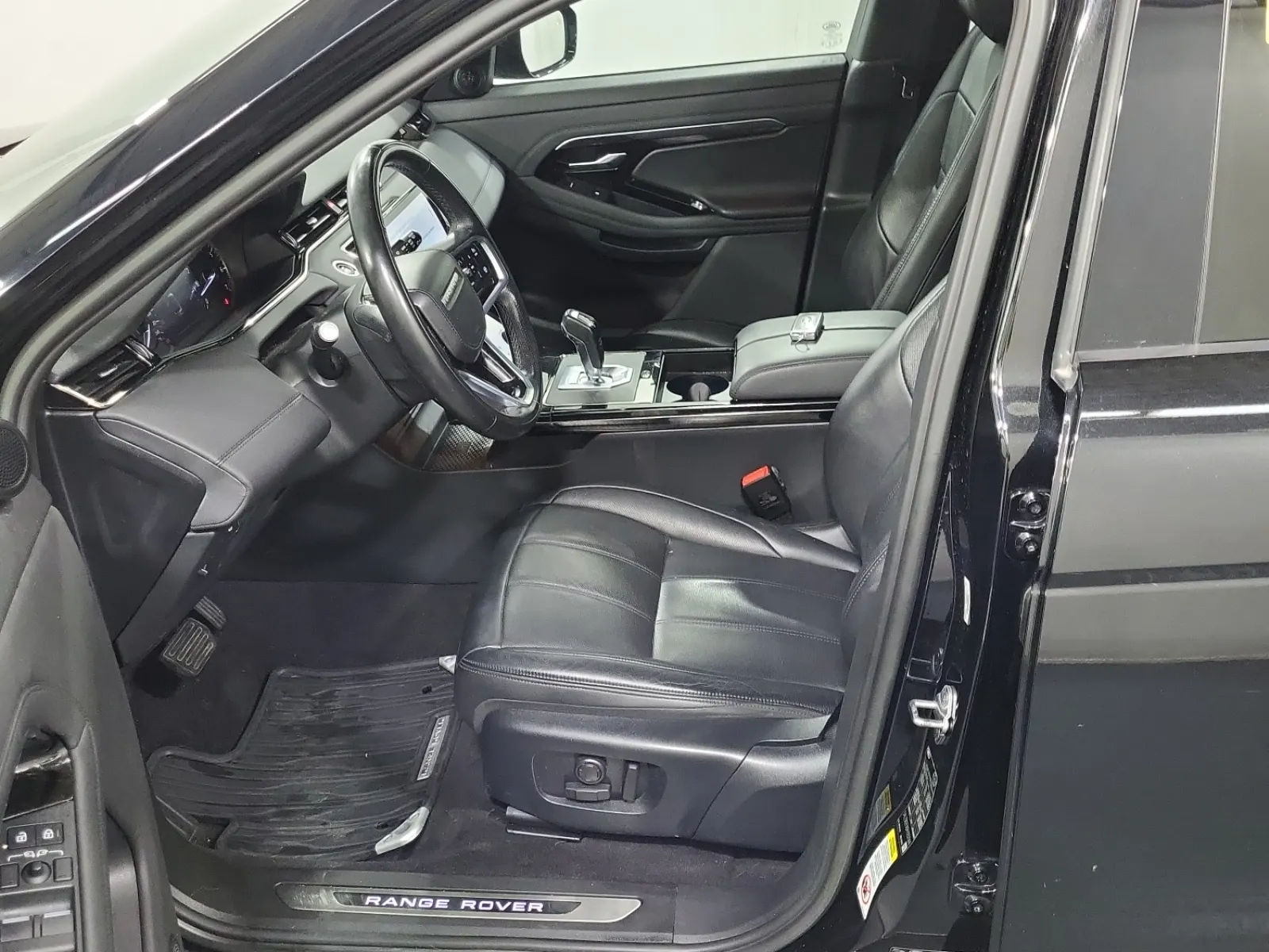 Front Interior Photo