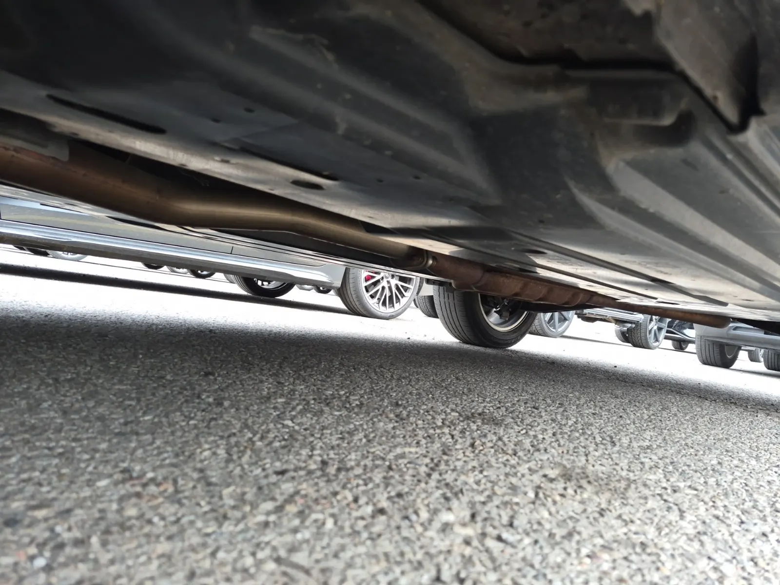 Undercarriage - Driver Photo