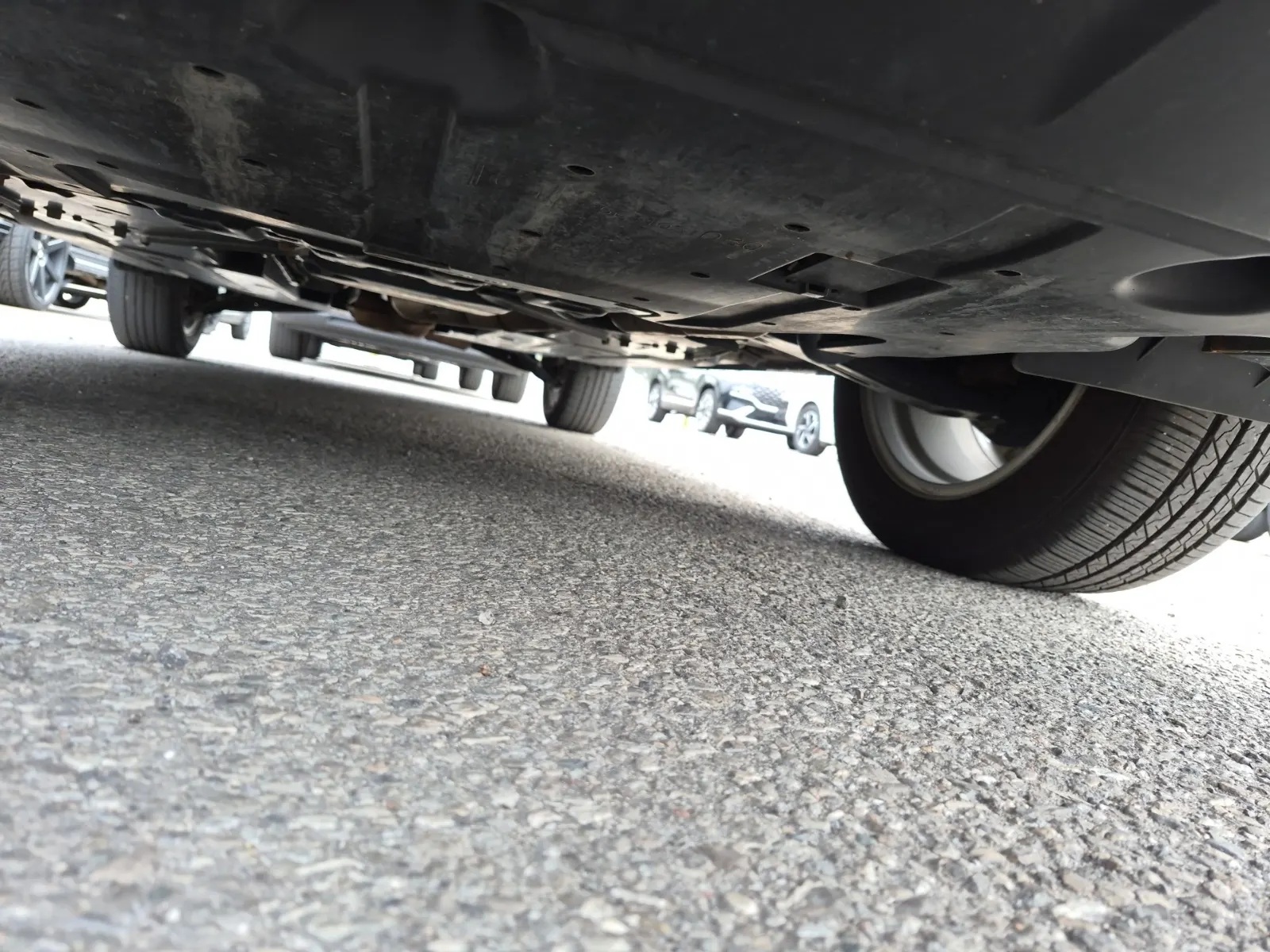 Undercarriage - Front Photo