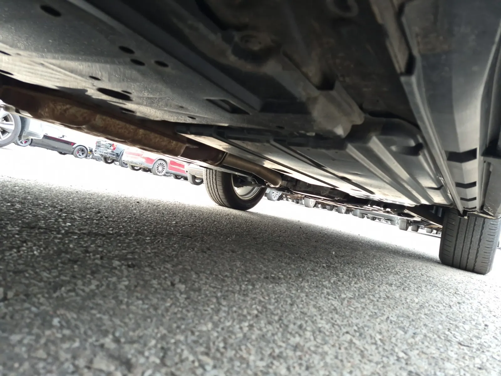 Undercarriage - Passenger Photo