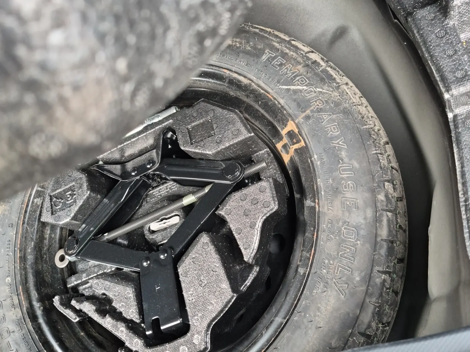 Spare Tire & Wheel Photo