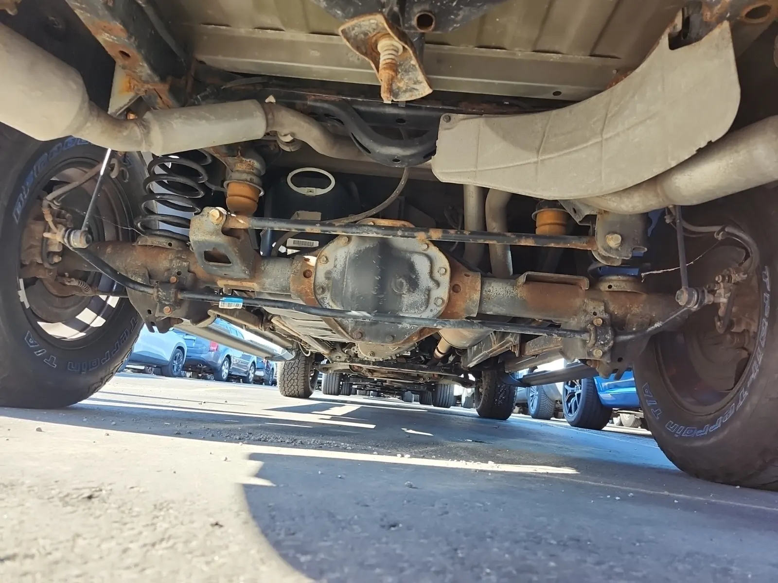 Undercarriage - Rear Photo