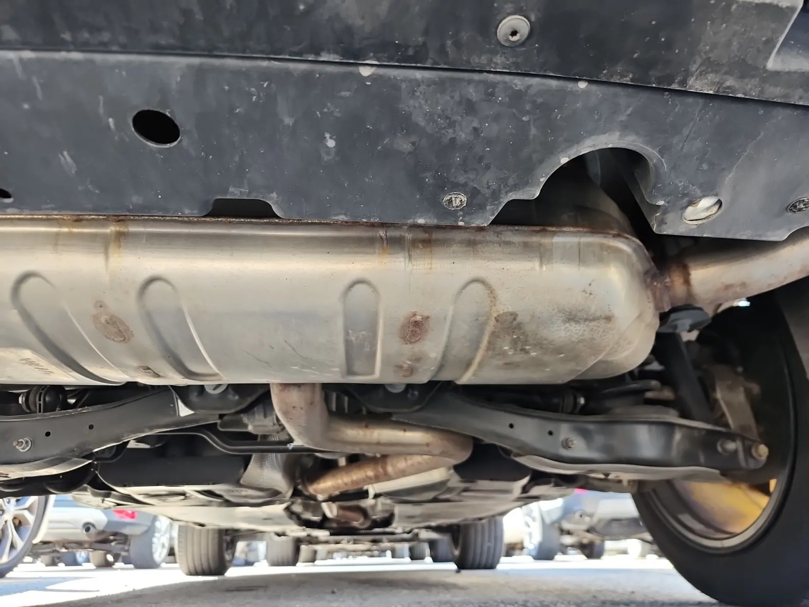 Undercarriage - Rear Photo