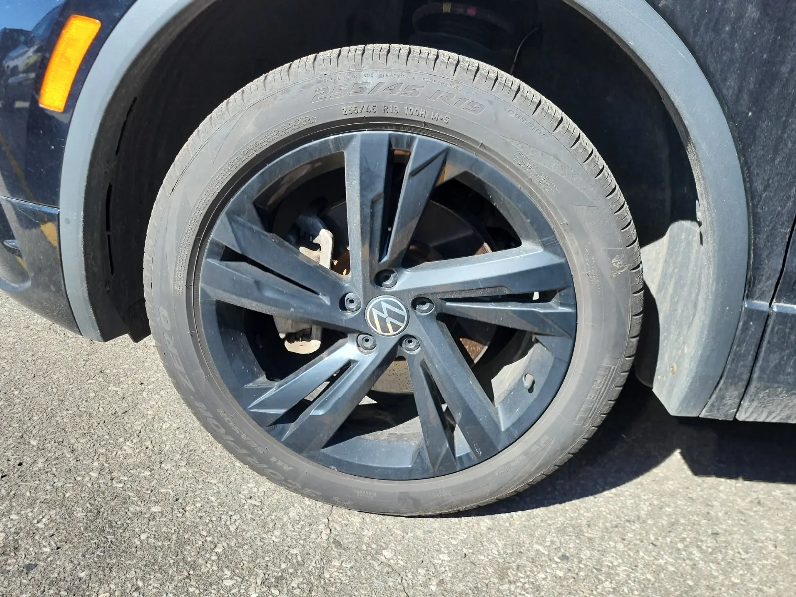 Front driver wheel/tire photo