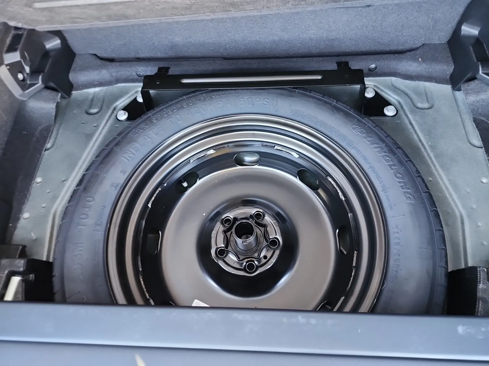 Spare Tire & Wheel Photo