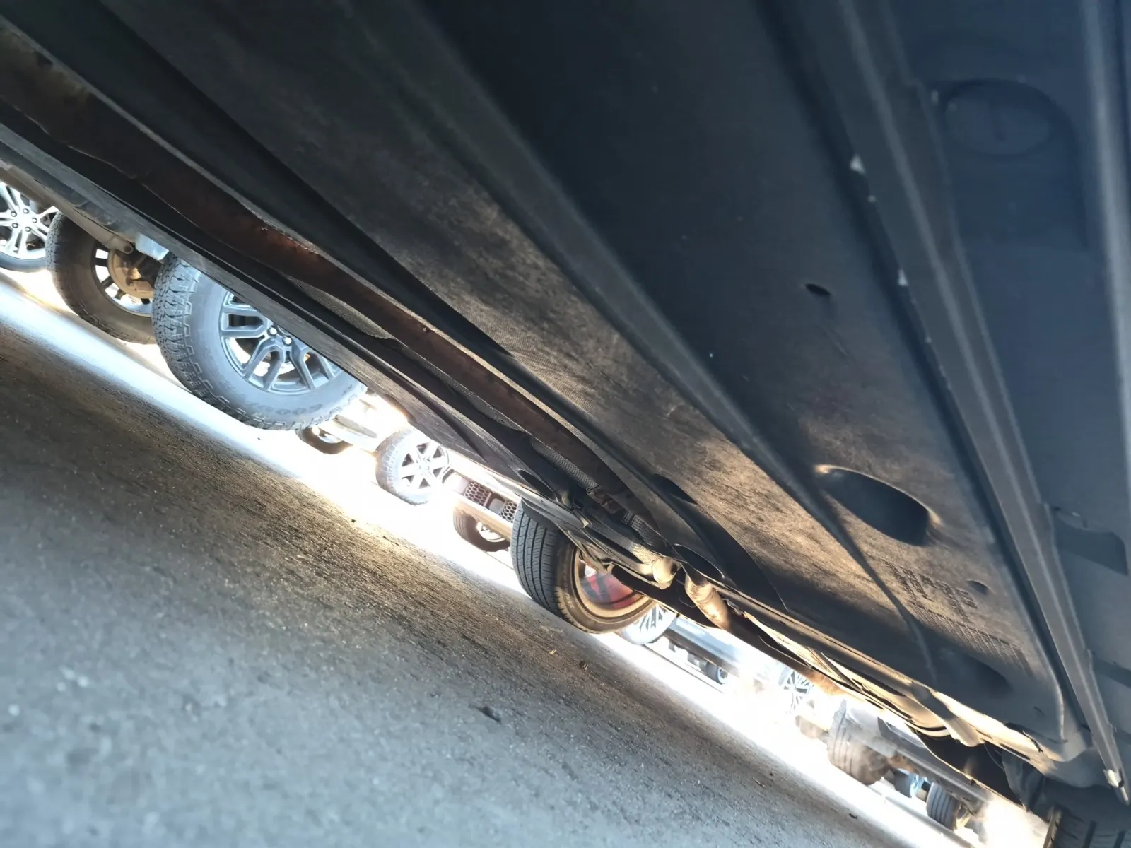 Undercarriage - Driver Photo