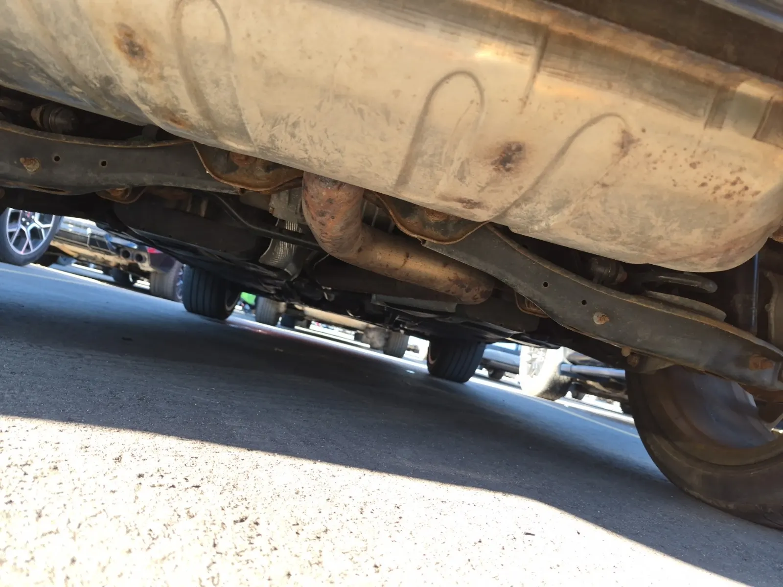 Undercarriage - Rear Photo
