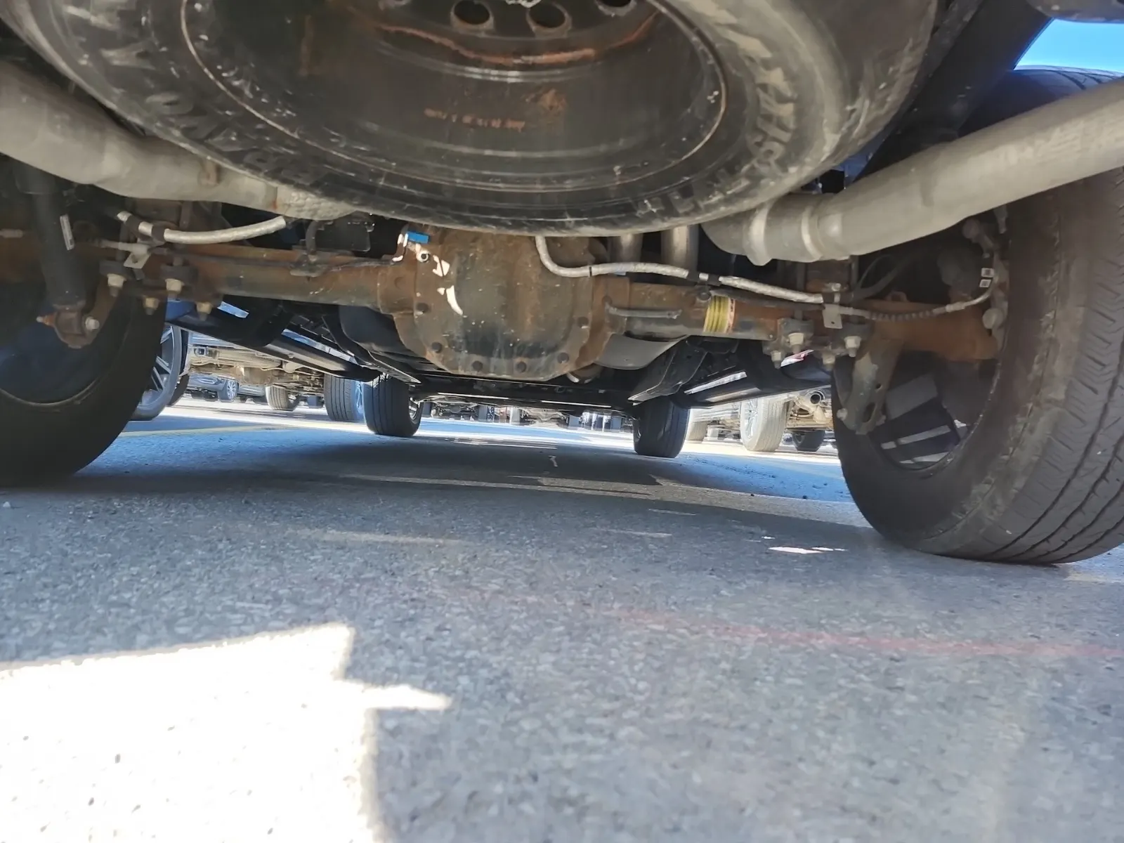 Undercarriage - Rear Photo
