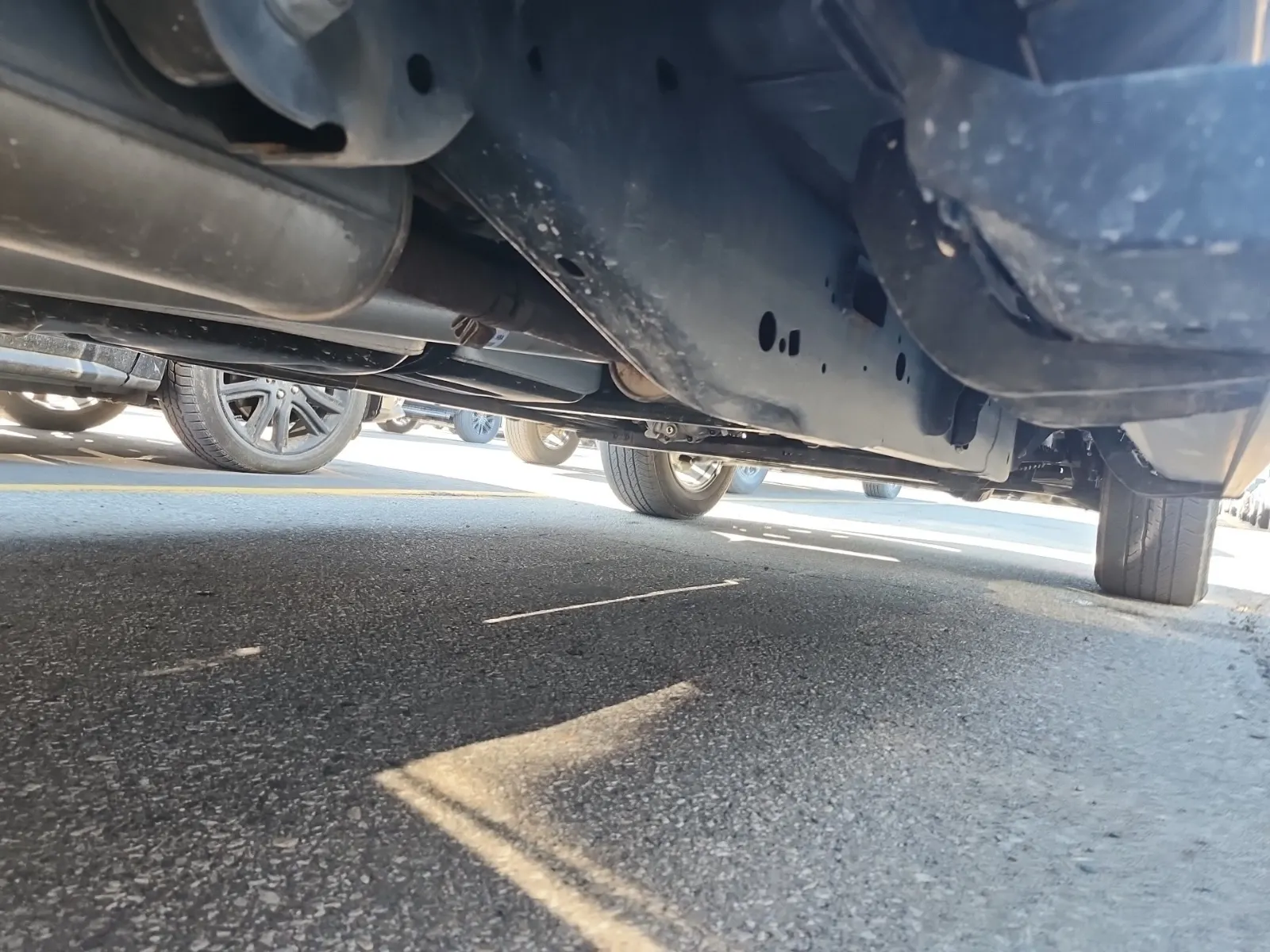 Undercarriage - Passenger Photo