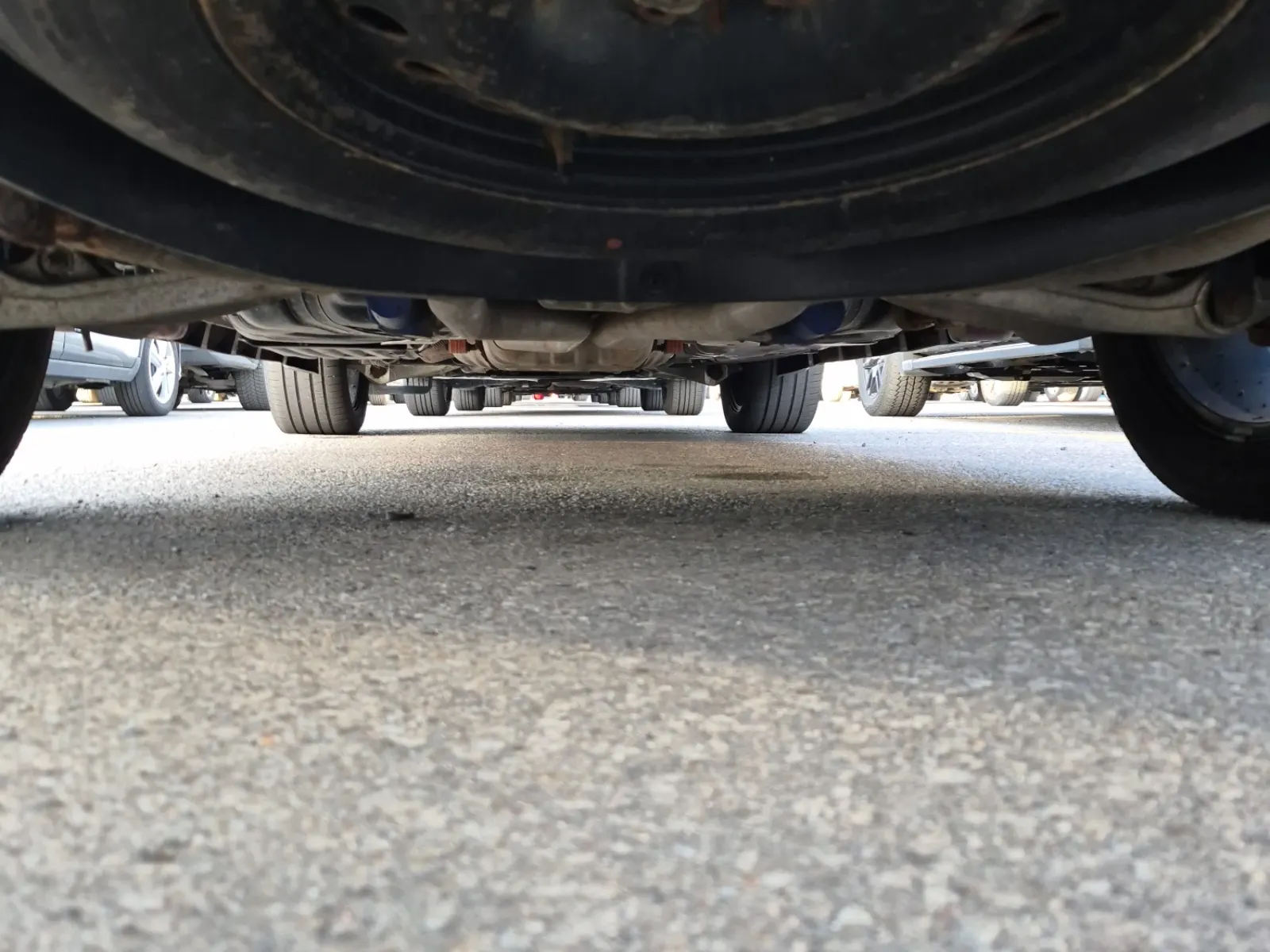Undercarriage - Rear Photo