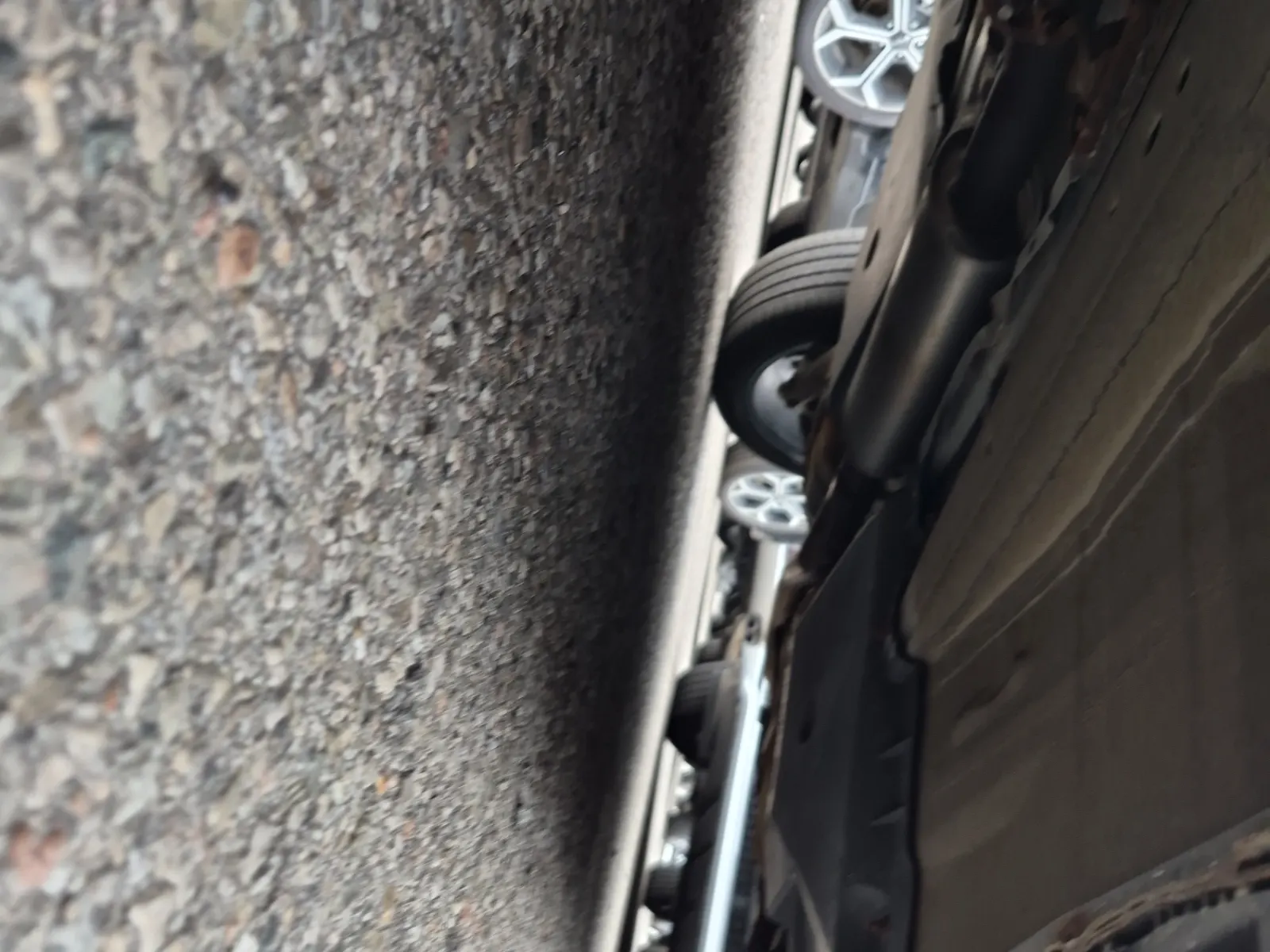 Undercarriage - Driver Photo