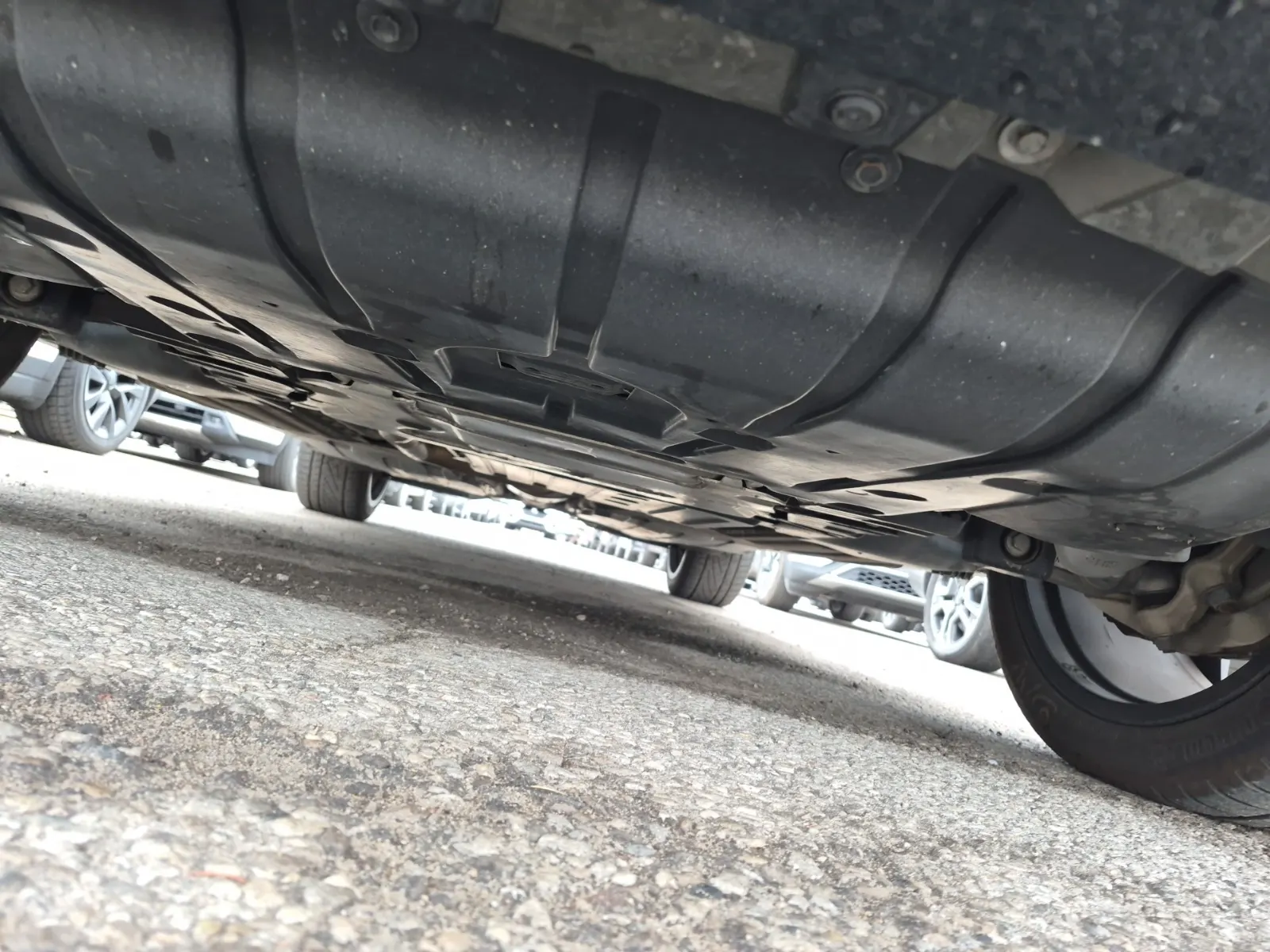 Undercarriage - Front Photo
