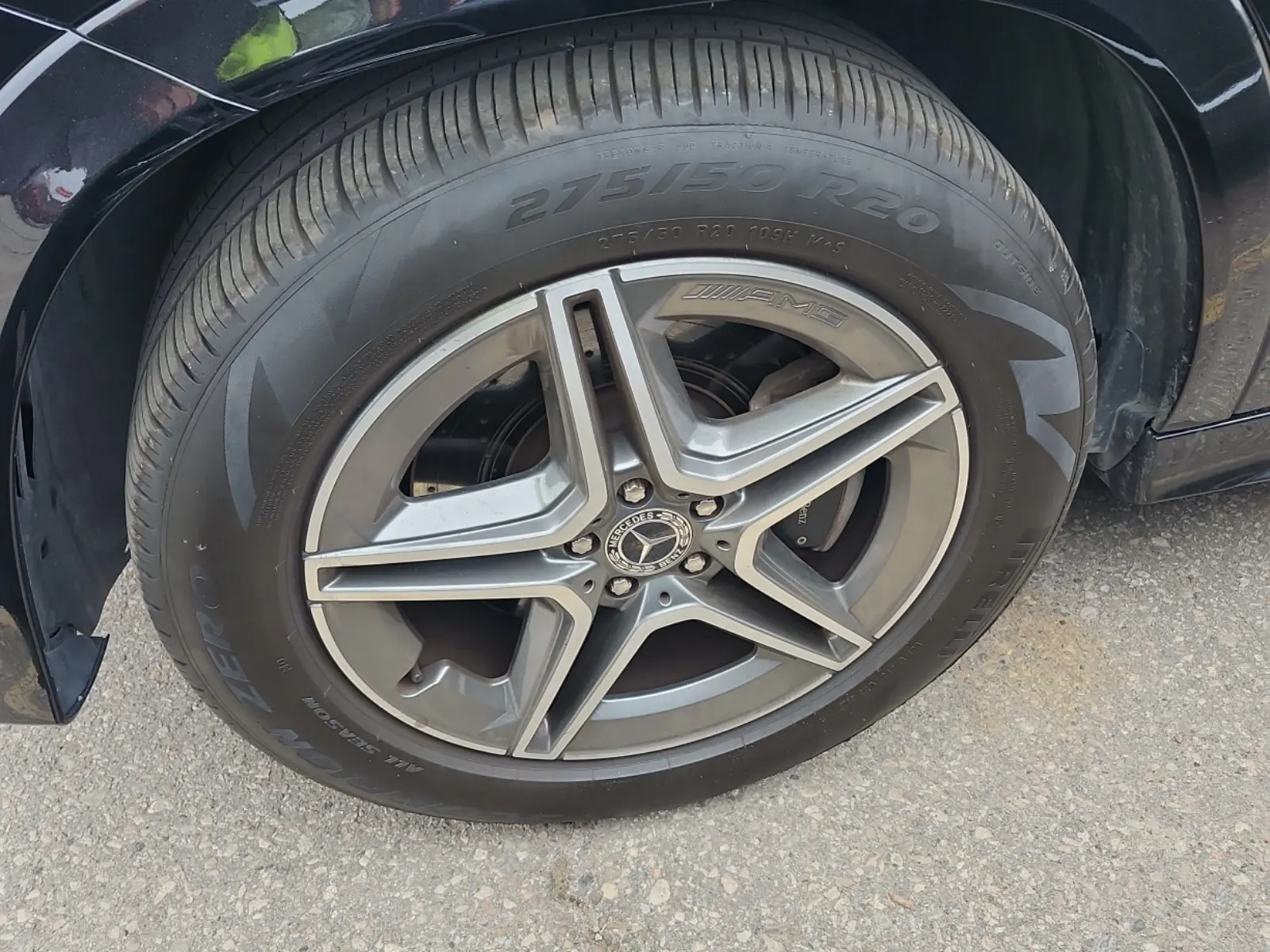 Front driver wheel/tire photo