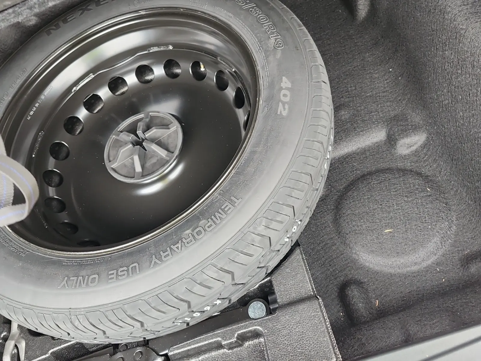 Spare Tire & Wheel Photo