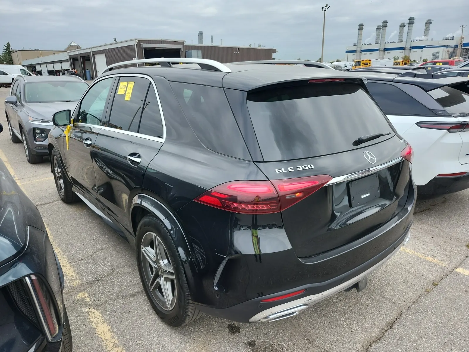 Driver Rear 3/4 Photo