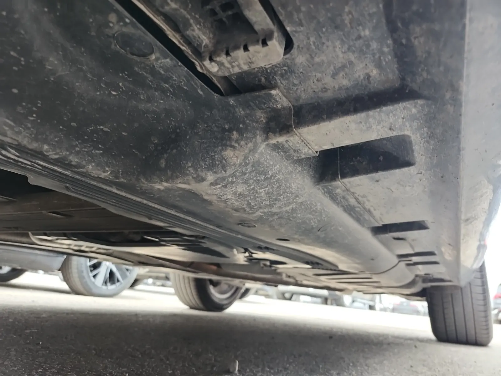 Undercarriage - Driver Photo