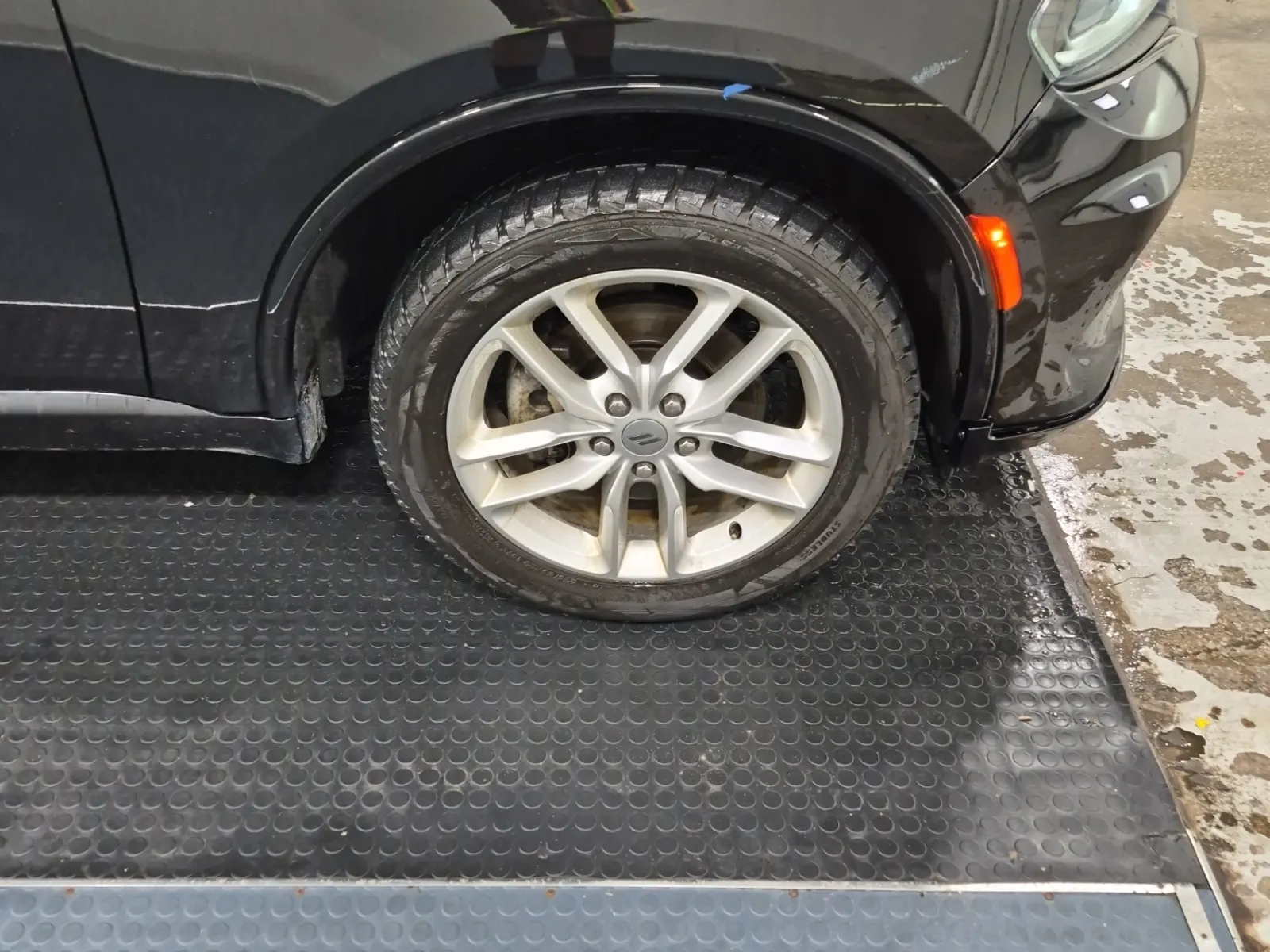 Right Front Wheel/Tire Photo