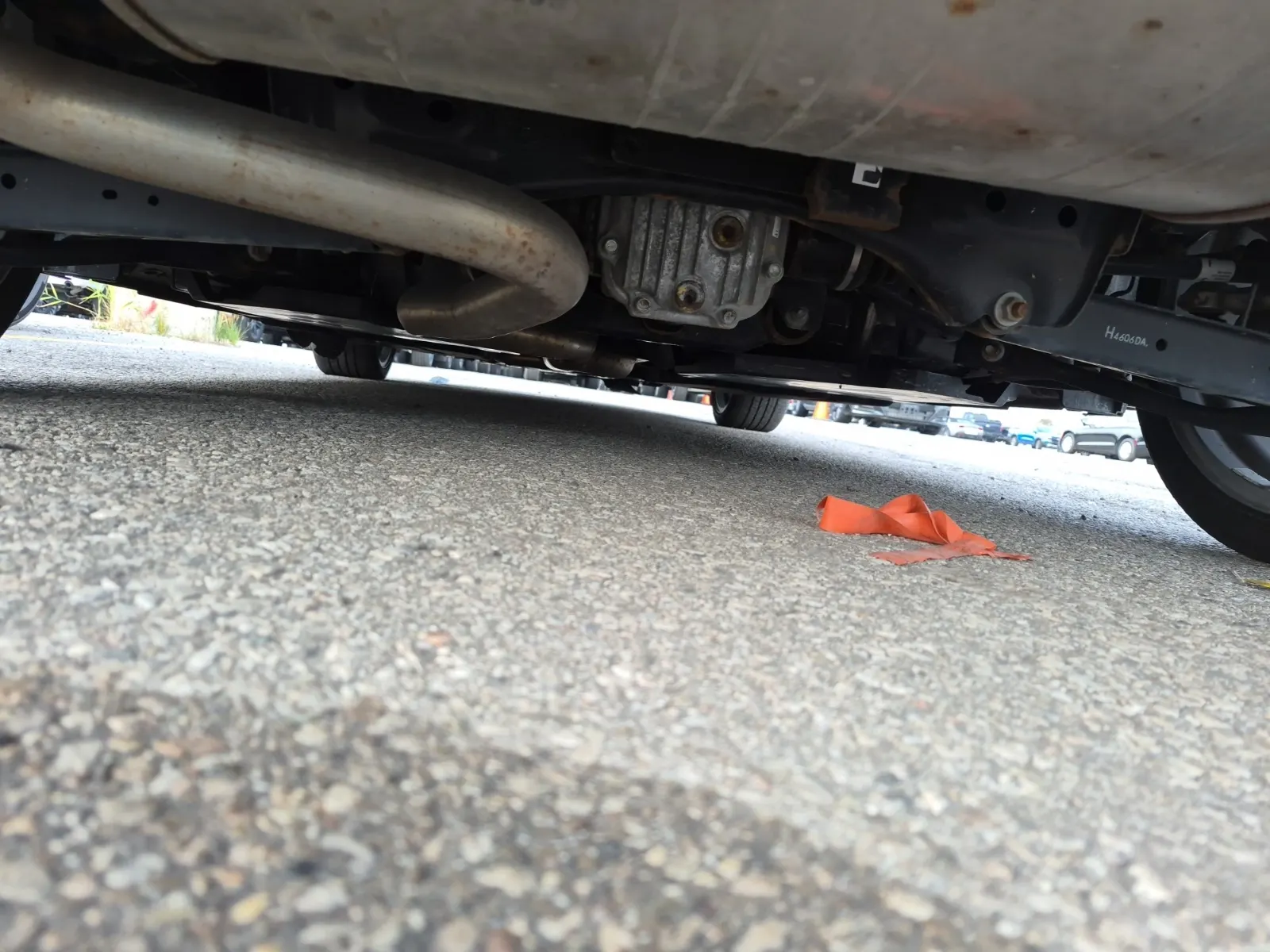 Undercarriage - Rear Photo