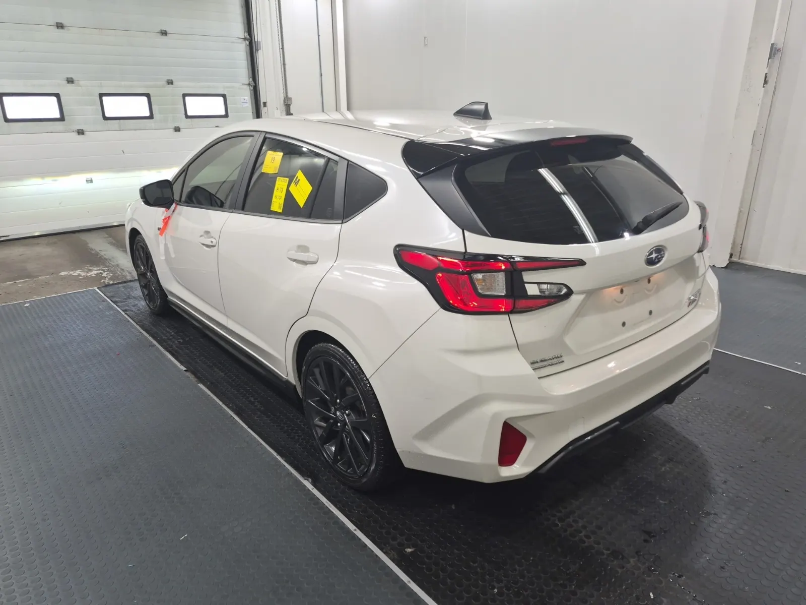 Driver Rear 3/4 Photo