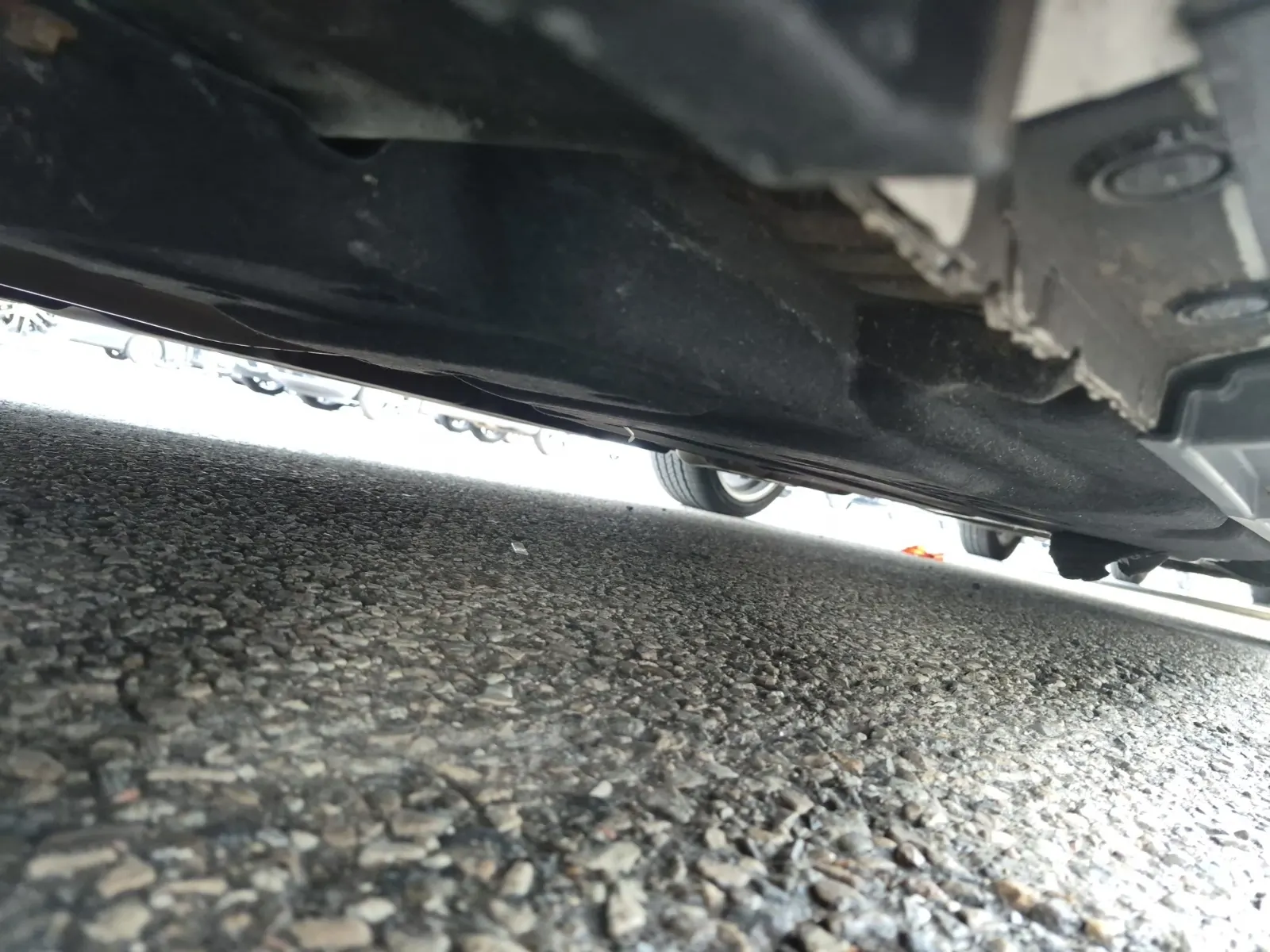 Undercarriage - Driver Photo