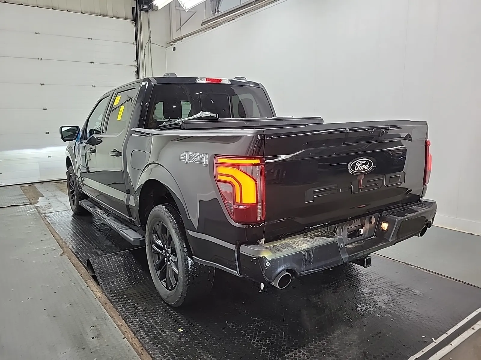 Driver Rear 3/4 Photo