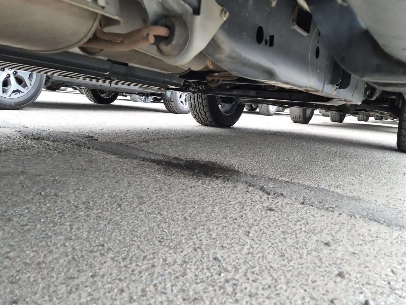 Undercarriage - Passenger Photo