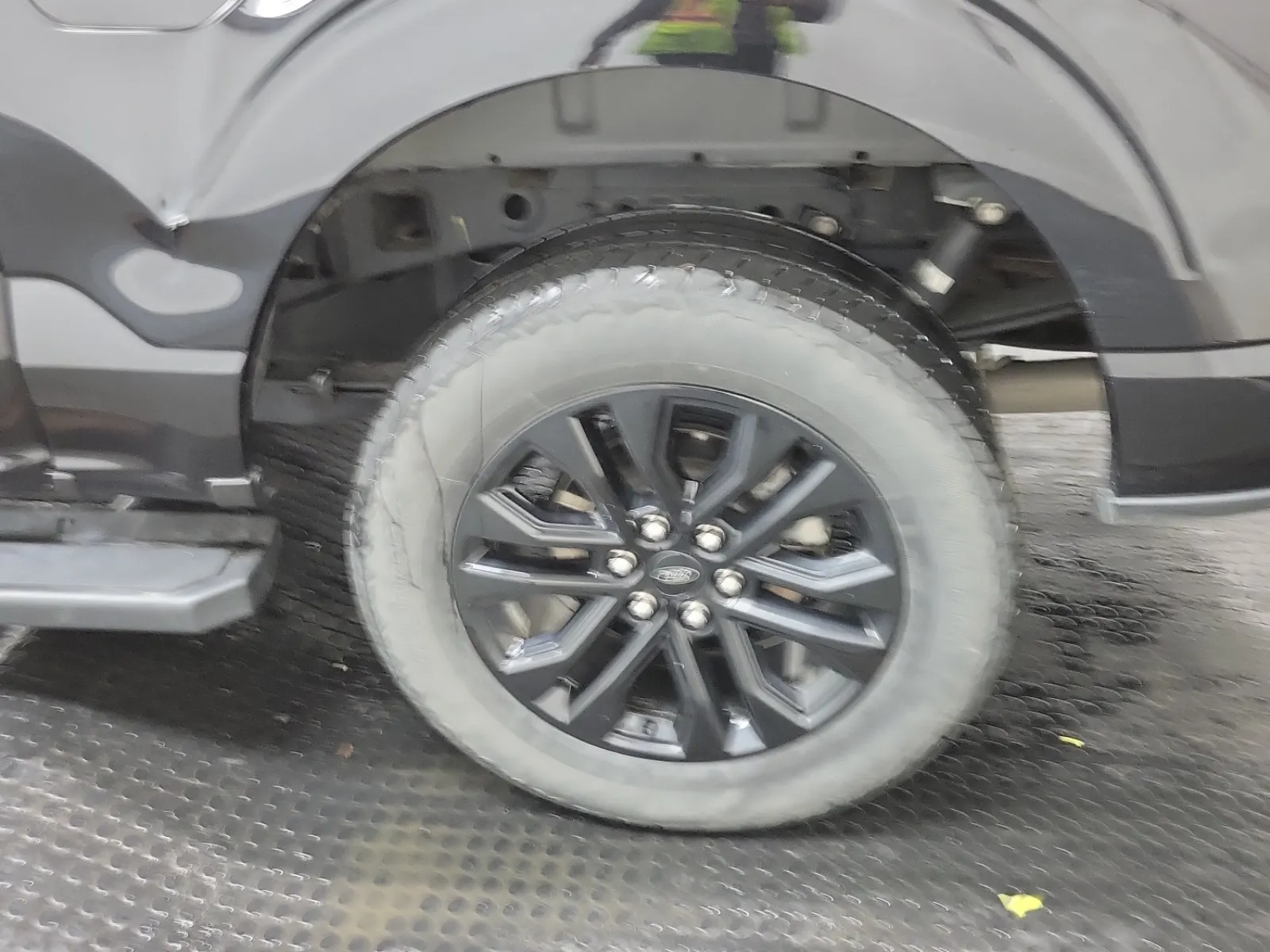 Left Rear Wheel/Tire Photo