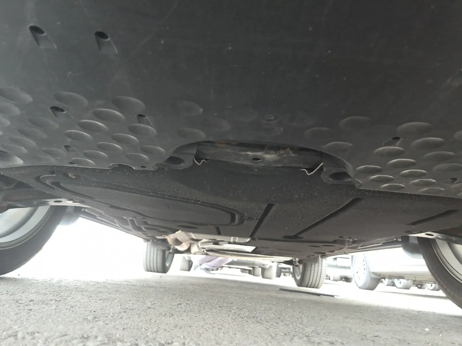 Undercarriage - Front Photo