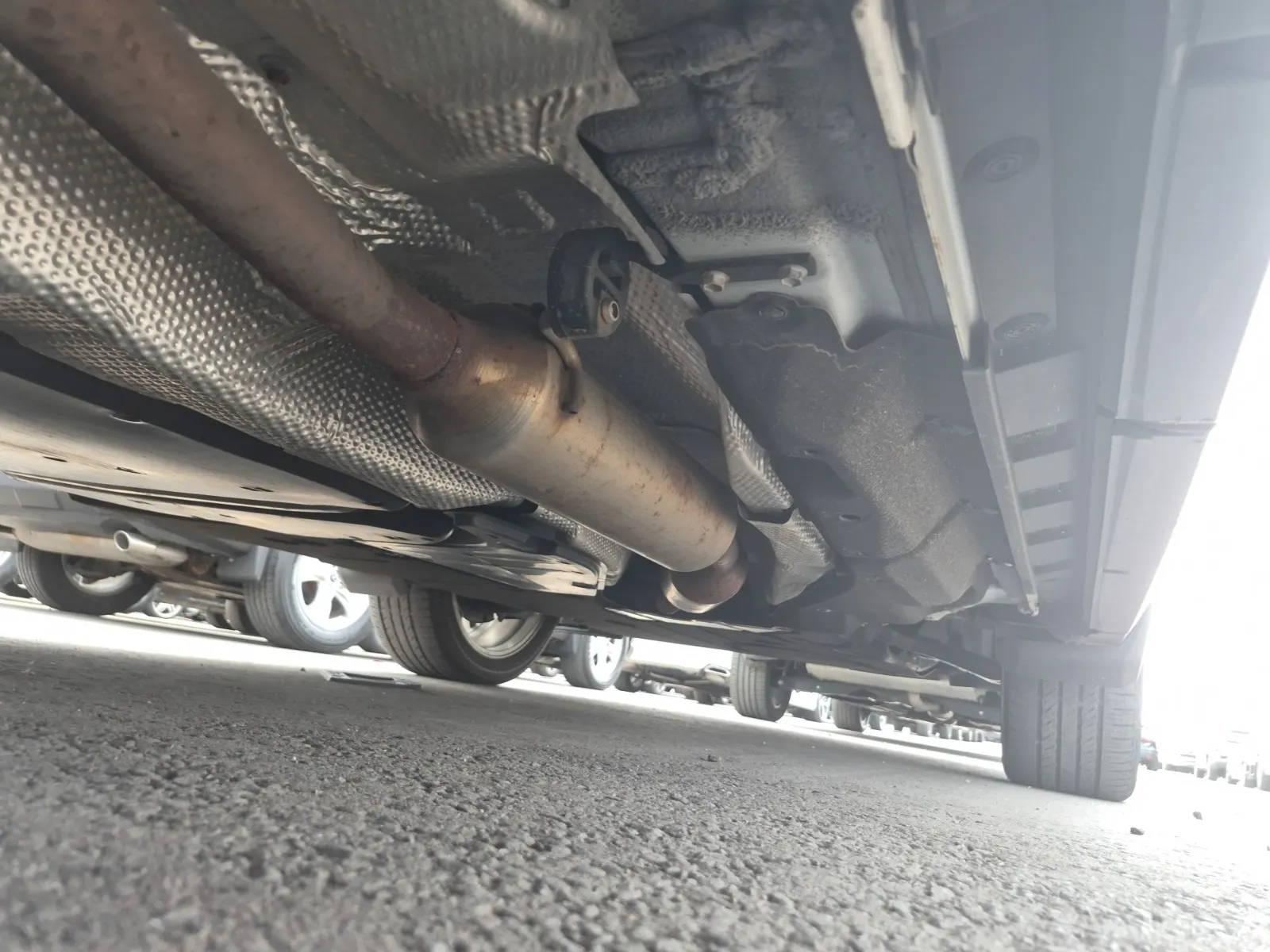 Undercarriage - Passenger Photo