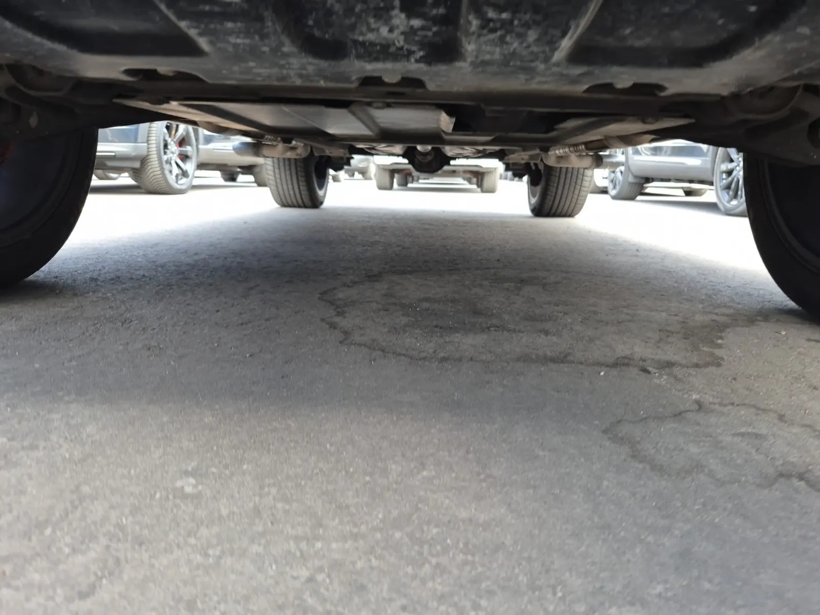 Undercarriage - Front Photo