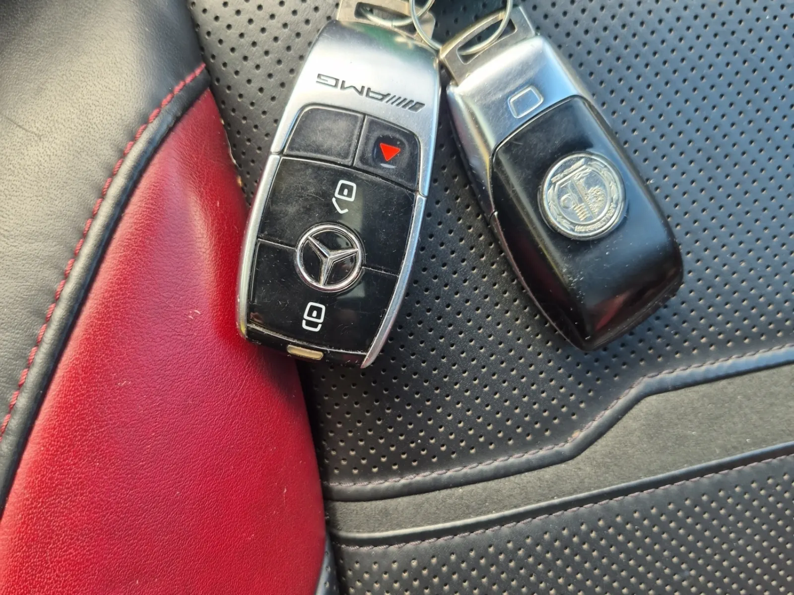 Keys/Fobs/Manual Photo