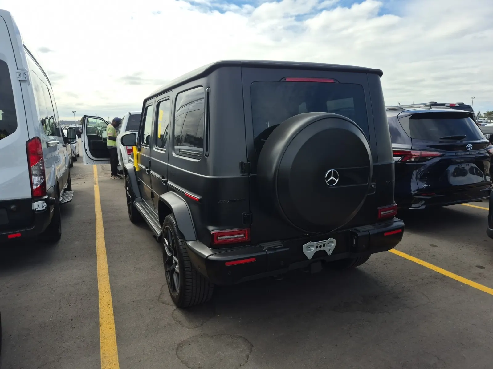 Driver Rear 3/4 Photo