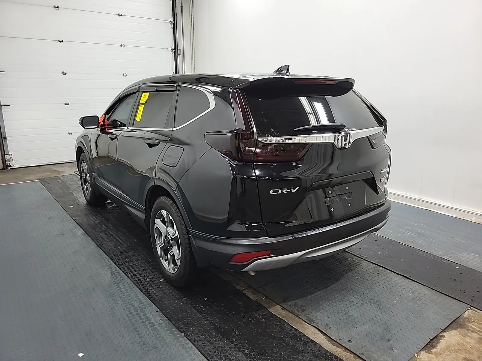 Driver Rear 3/4 Photo