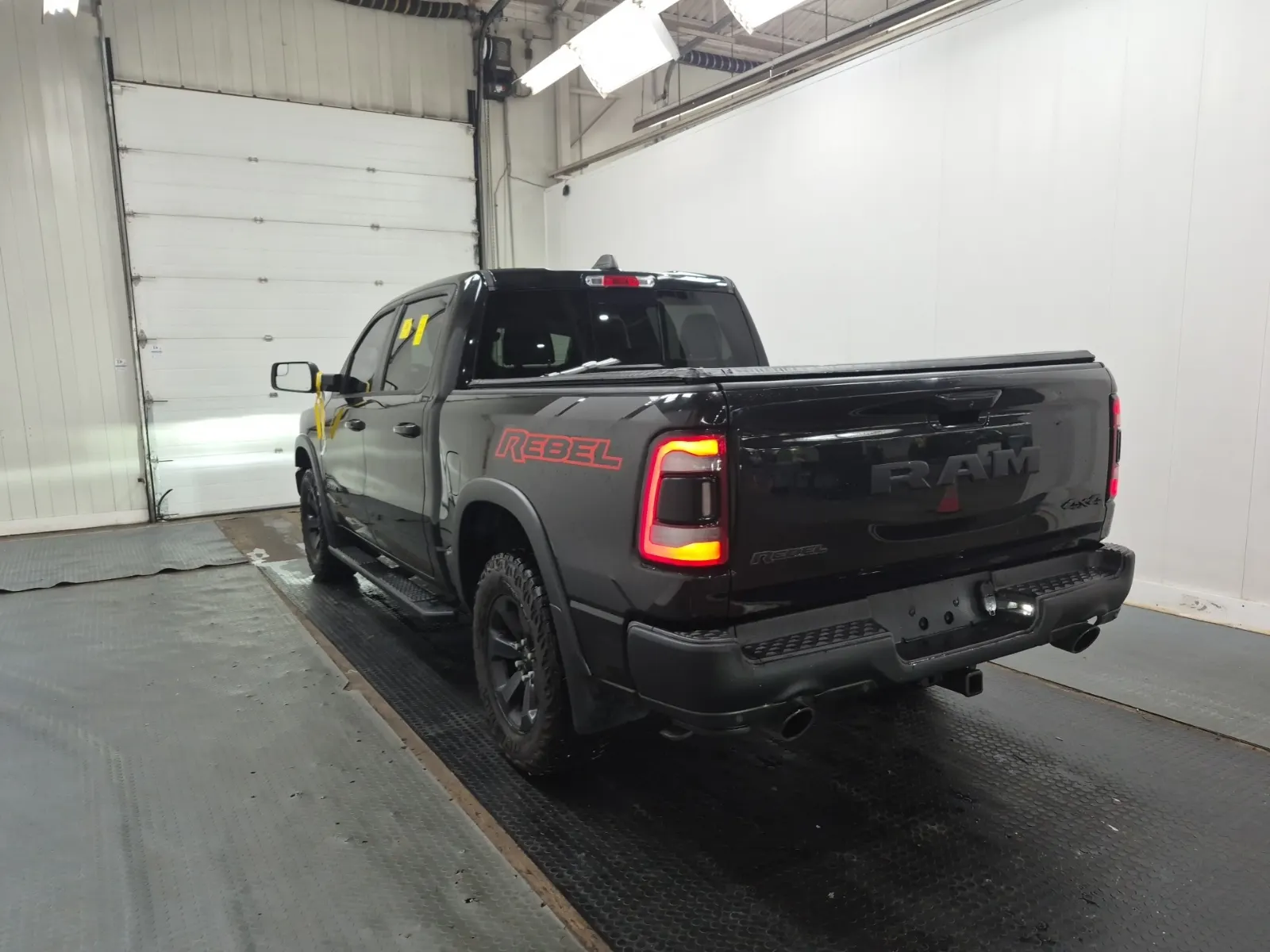 Driver Rear 3/4 Photo
