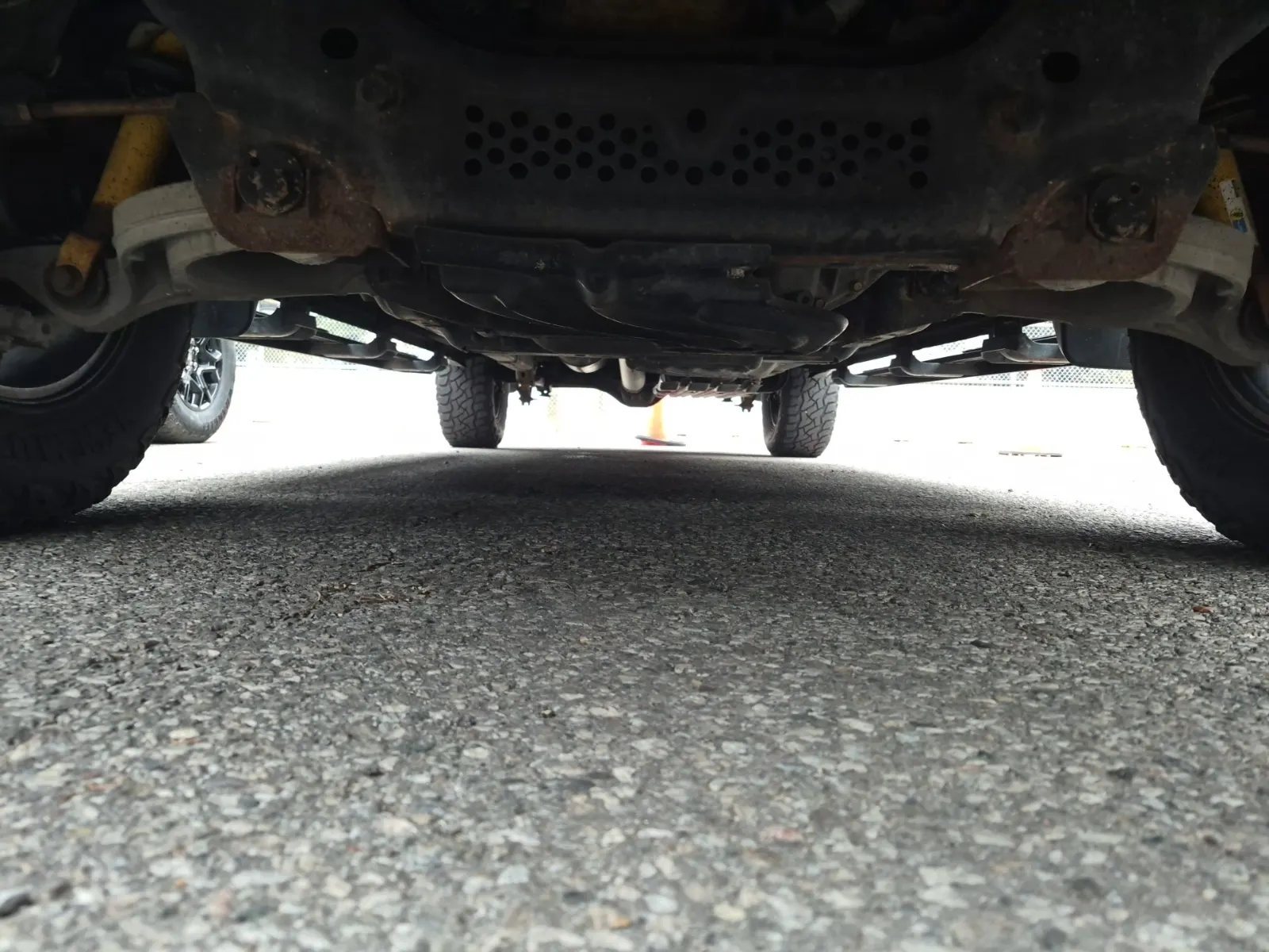 Undercarriage - Front Photo
