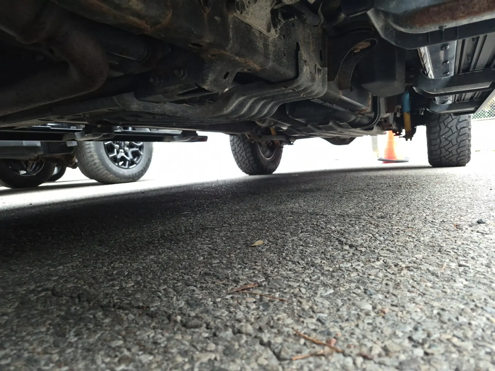 Undercarriage - Driver Photo