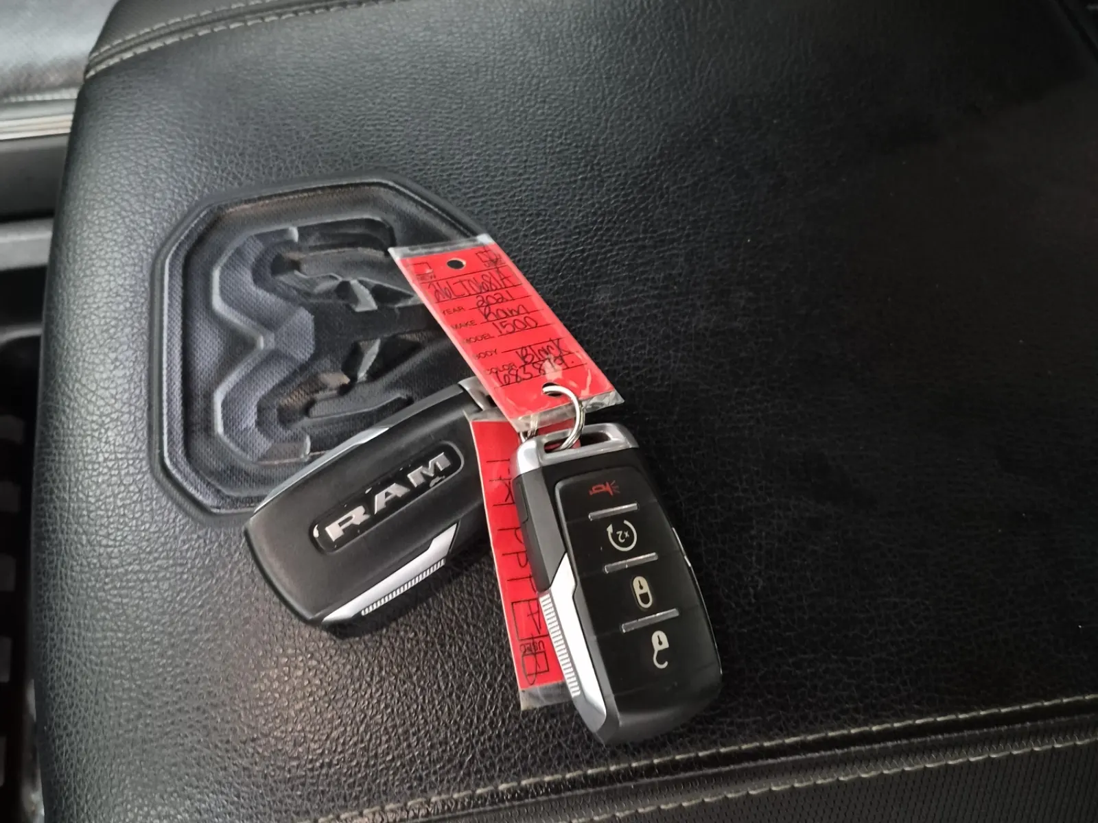 Keys/Fobs/Manual Photo