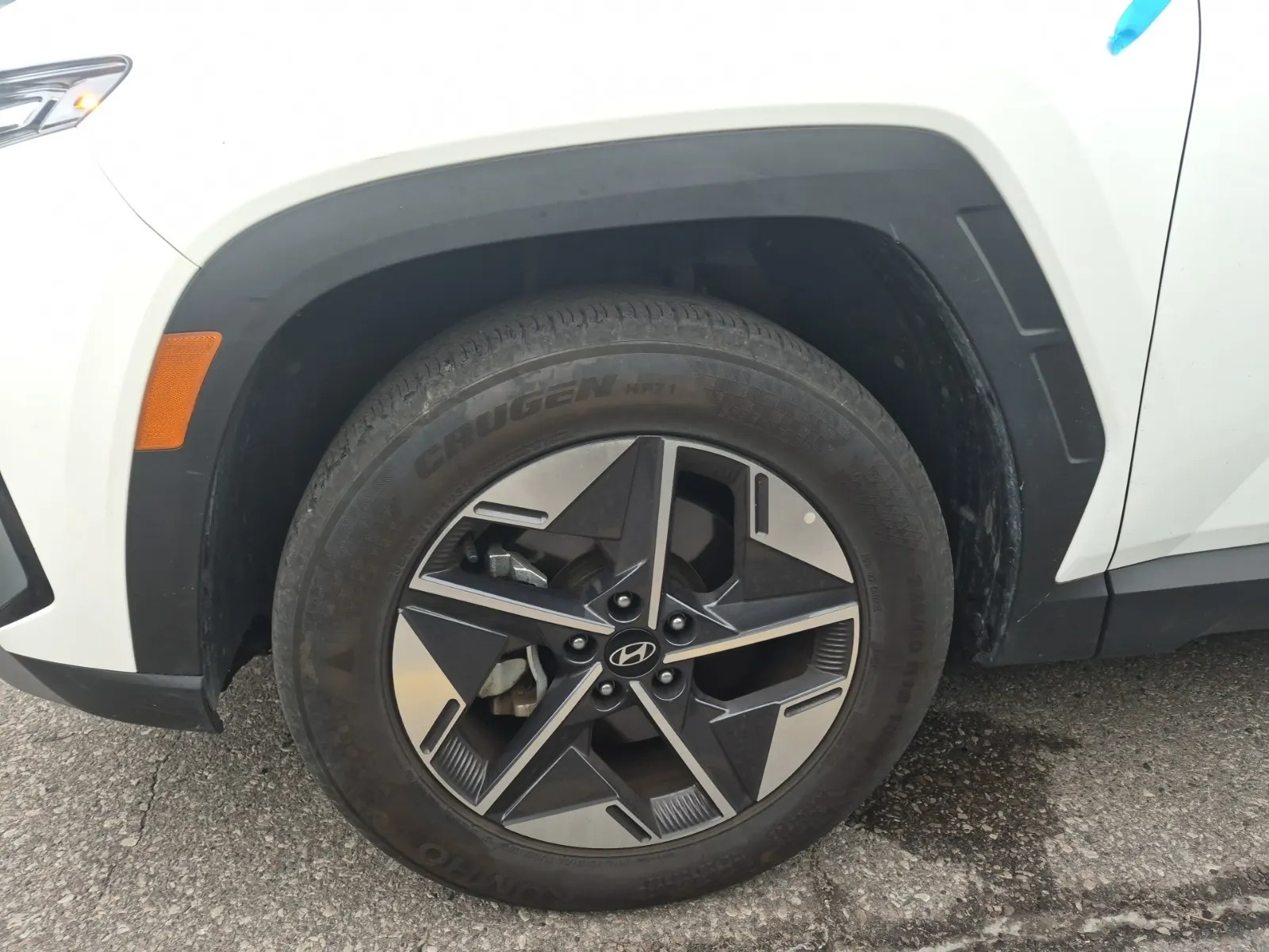Front driver wheel/tire photo