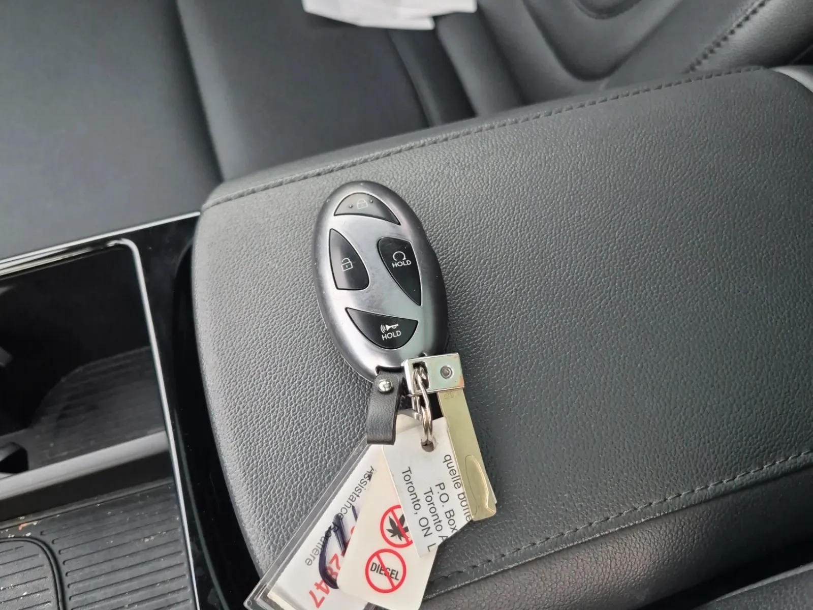 Keys/Fobs/Manual Photo