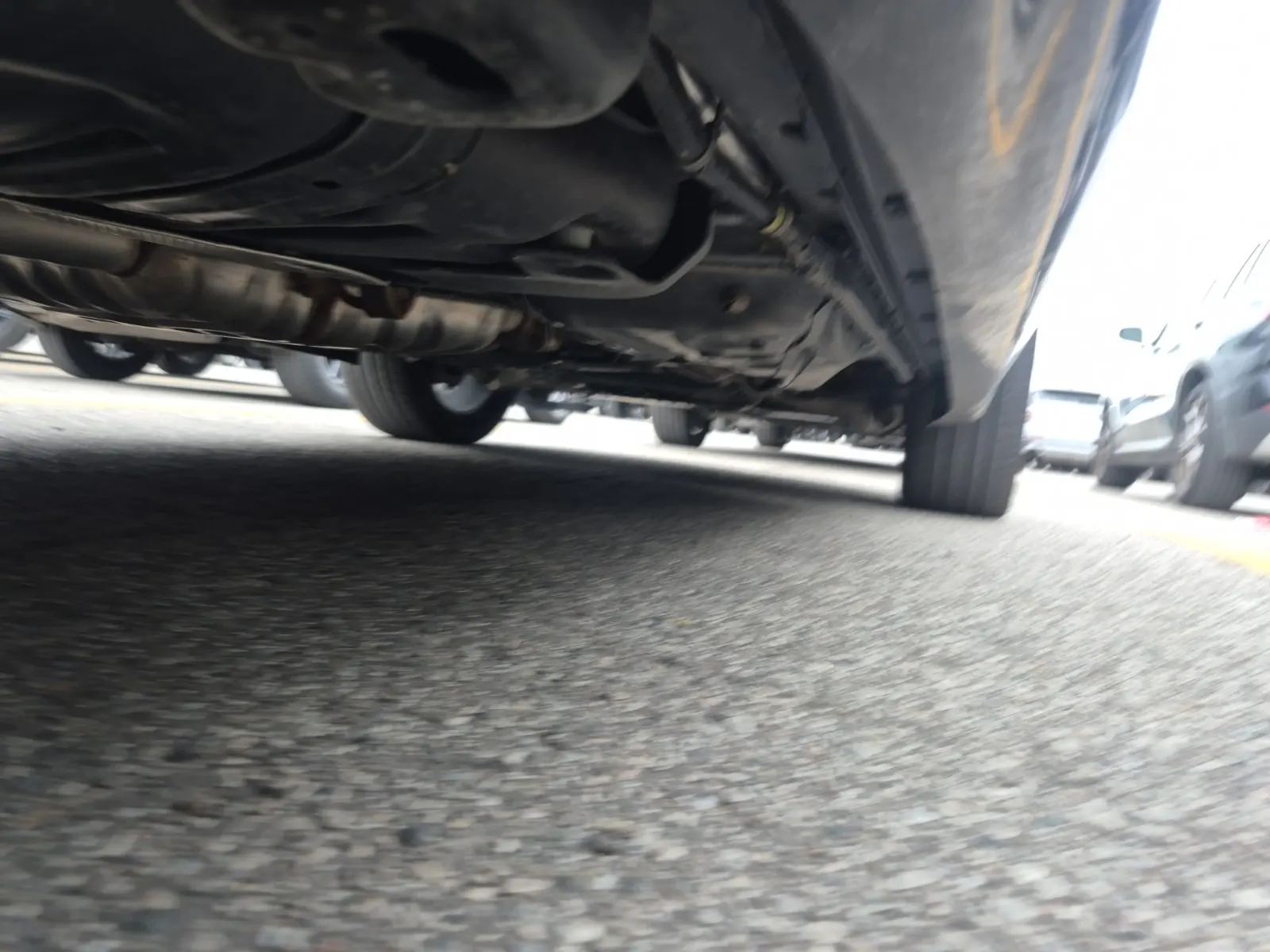 Undercarriage - Passenger Photo