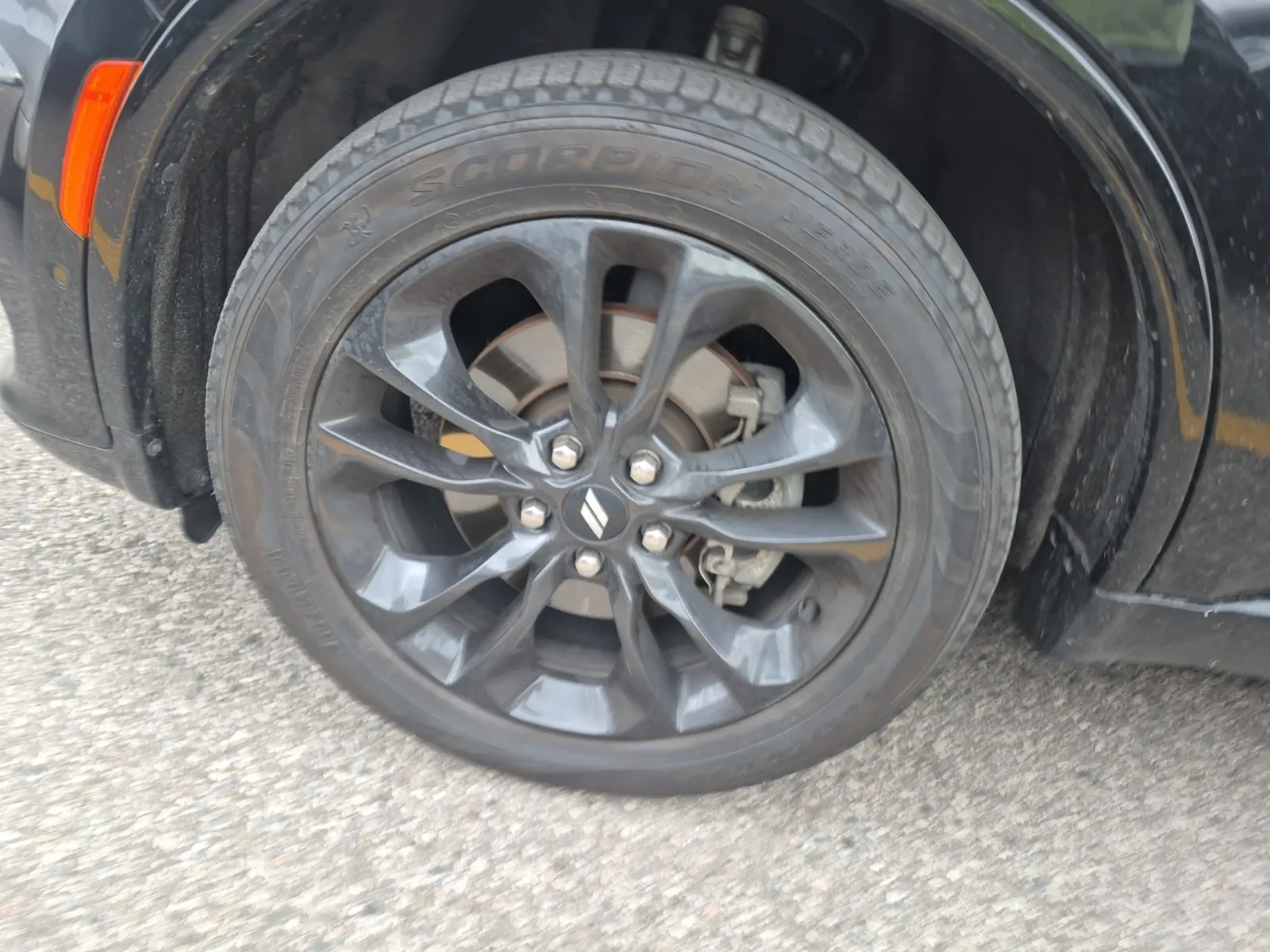 Front driver wheel/tire photo