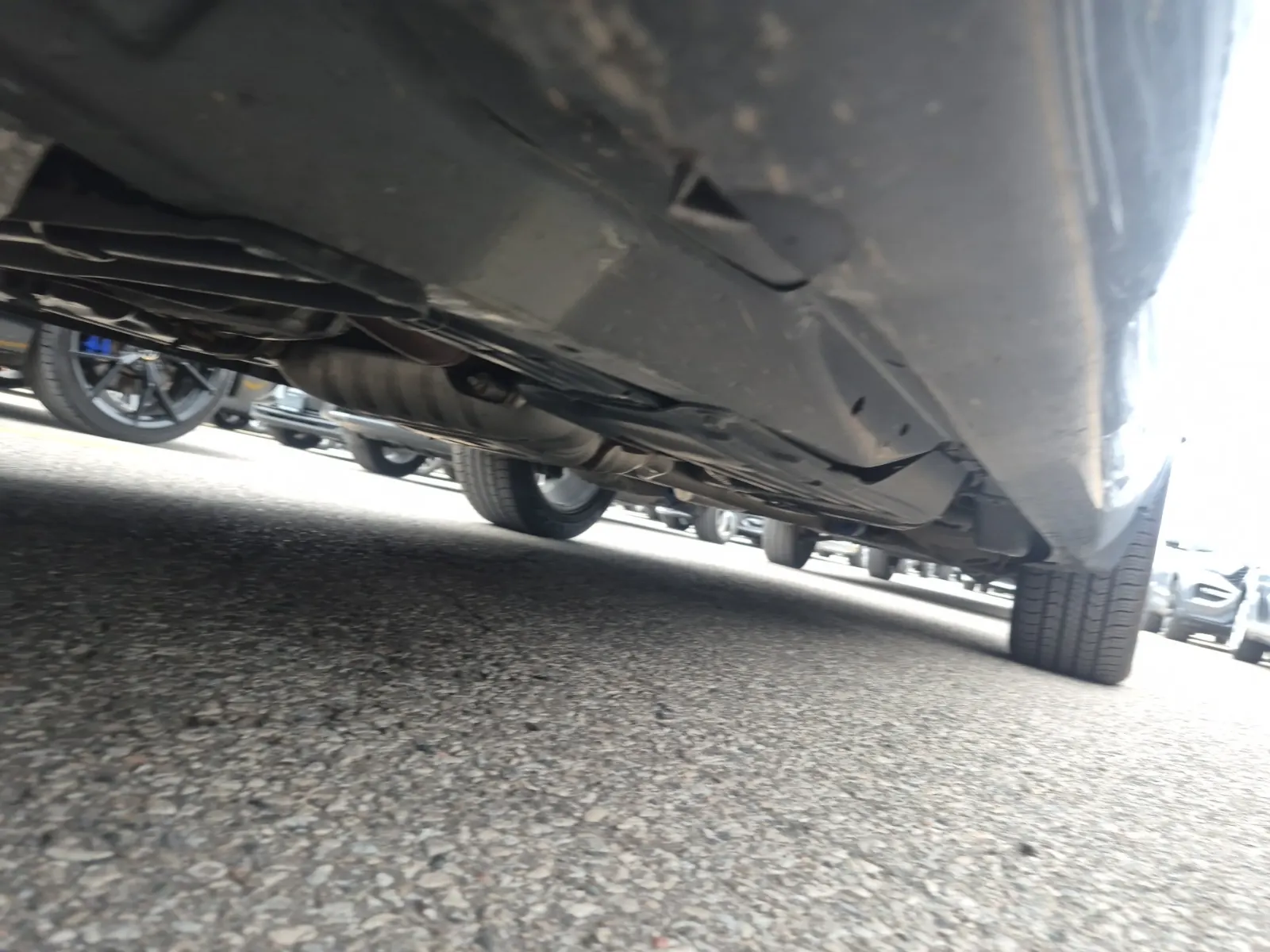 Undercarriage - Driver Photo