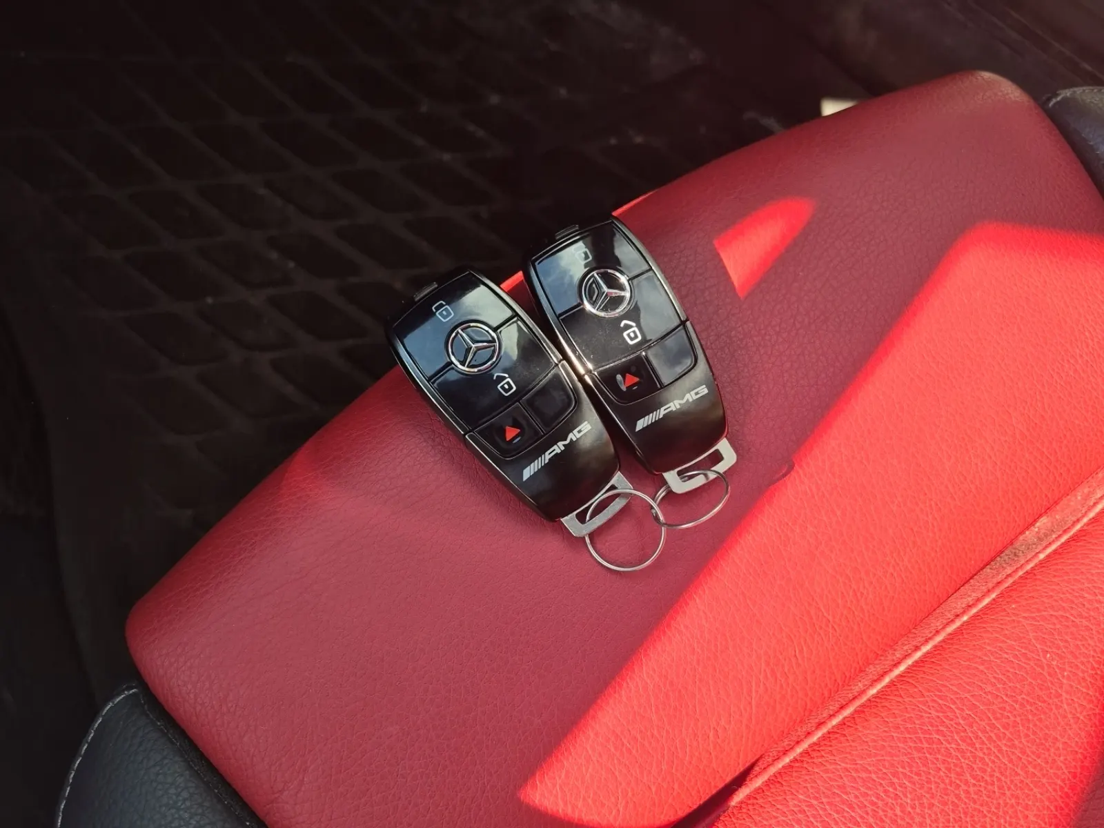 Keys/Fobs/Manual Photo