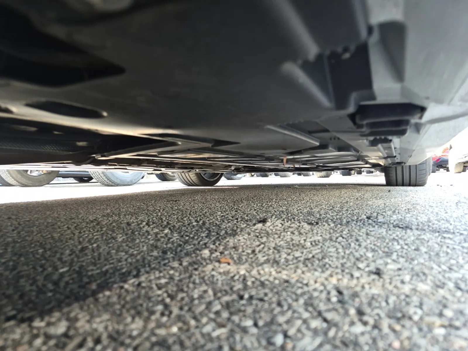 Undercarriage - Passenger Photo