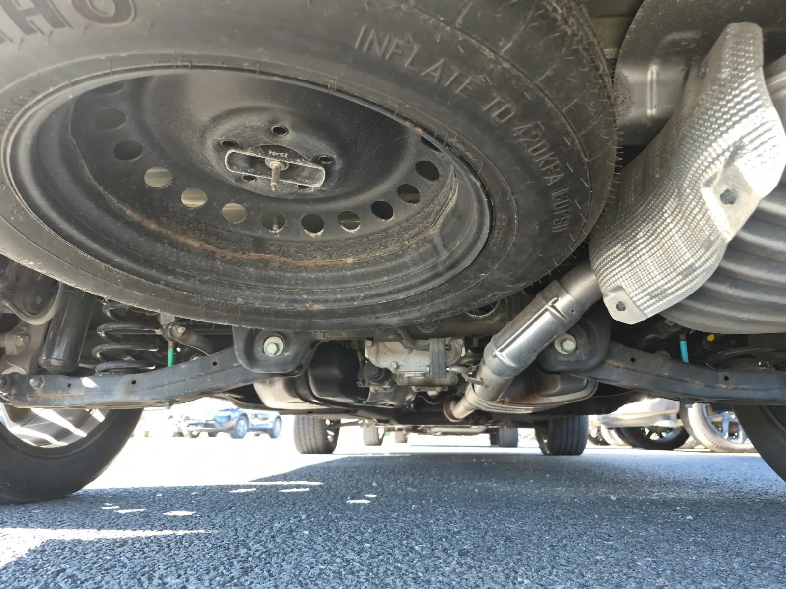 Undercarriage - Rear Photo
