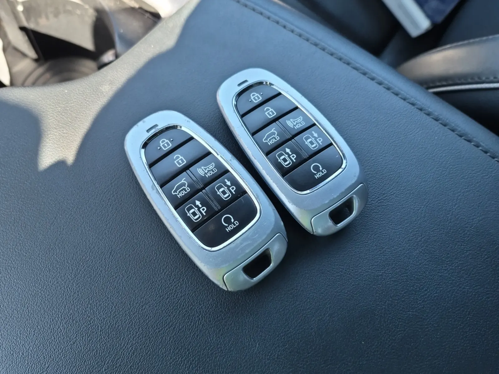 Keys/Fobs/Manual Photo
