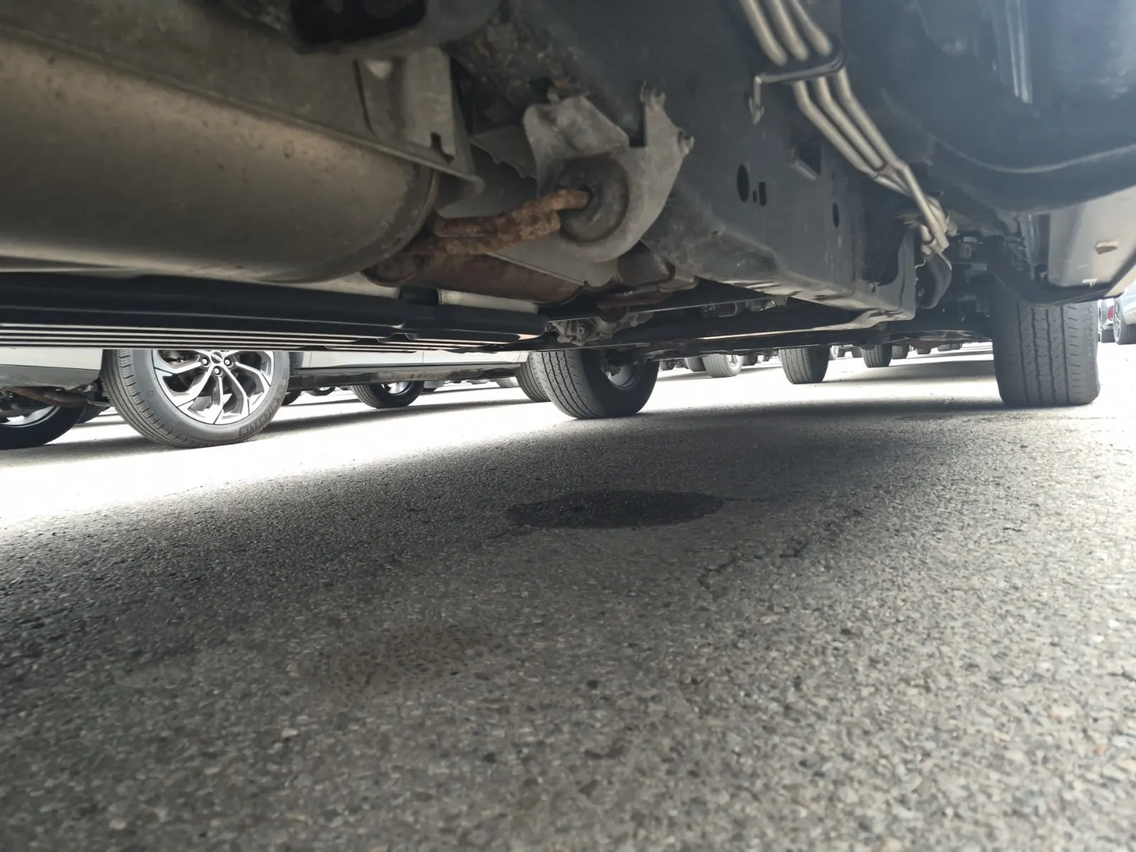 Undercarriage - Passenger Photo