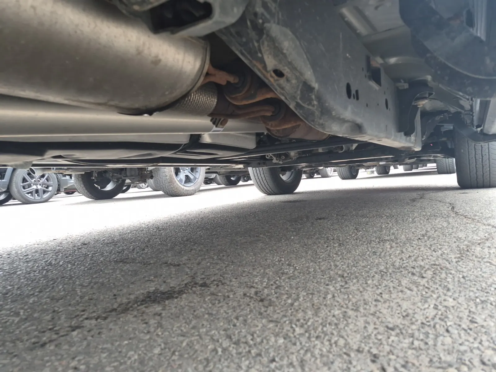 Undercarriage - Passenger Photo
