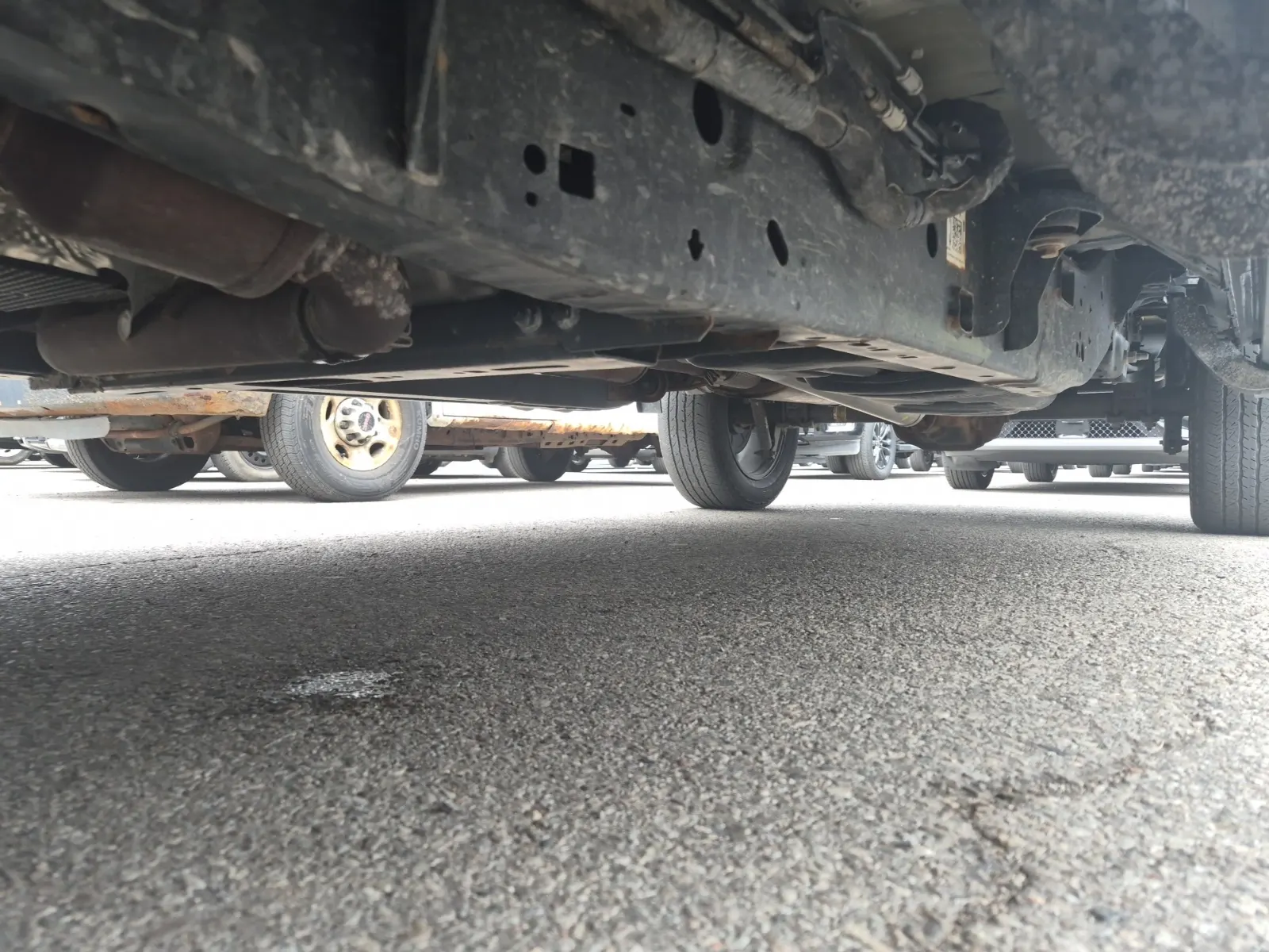 Undercarriage - Driver Photo